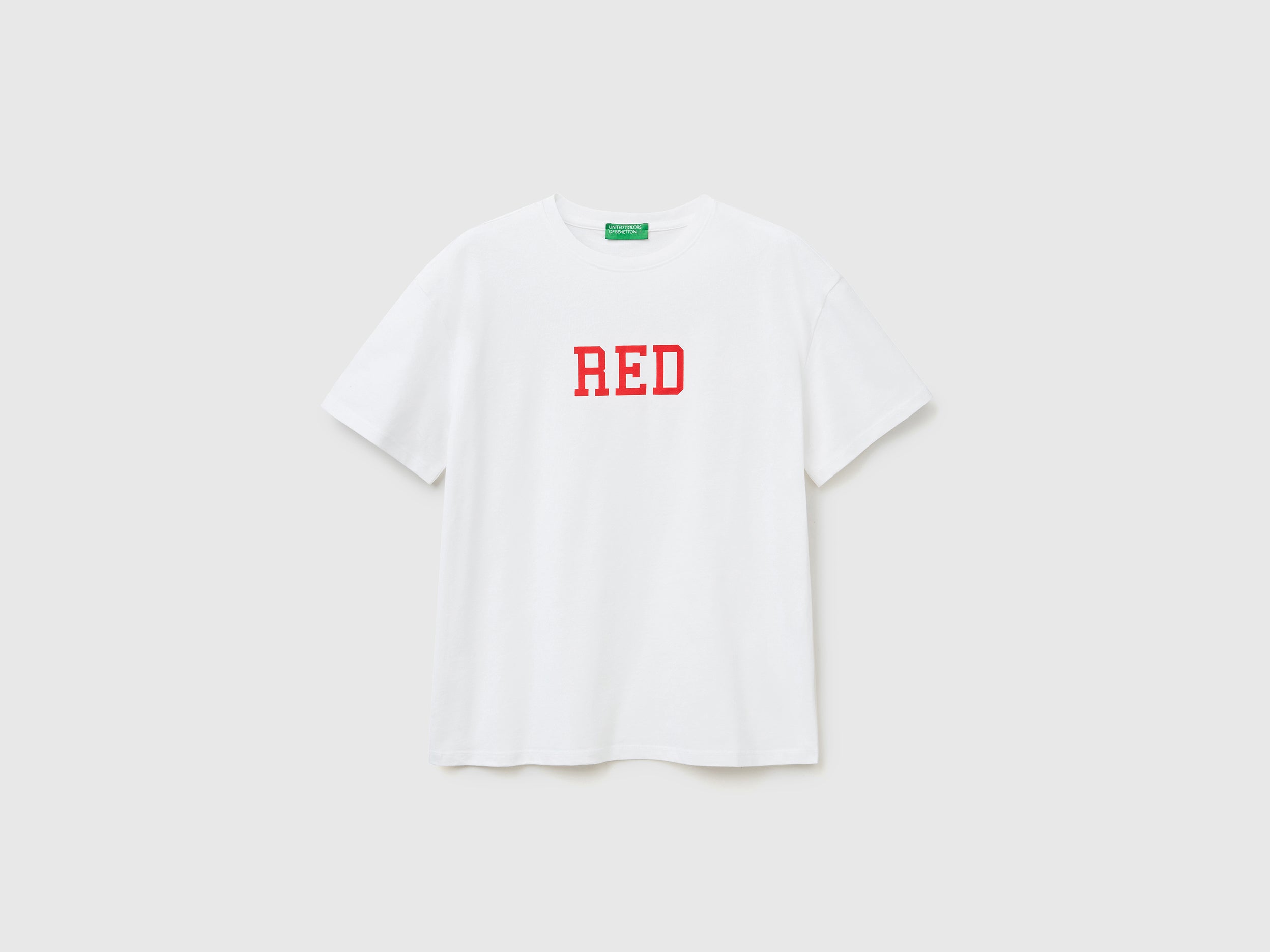 يونايتد كولورز اوف بينيتون تيشيرت بطباعة أمامية نص كم رجالي