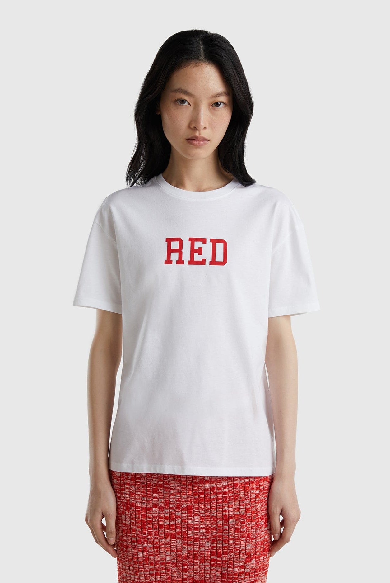 يونايتد كولورز اوف بينيتون تيشيرت بطباعة أمامية نص كم رجالي