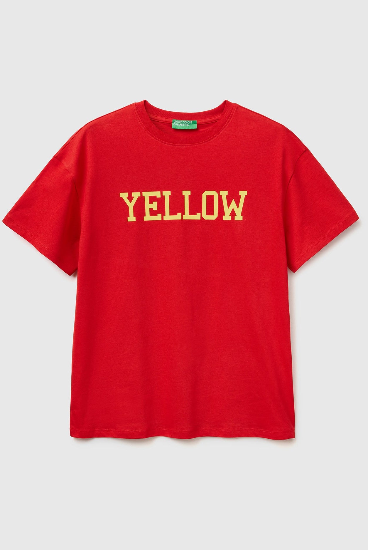 يونايتد كولورز اوف بينيتون تيشيرت بطباعة أمامية نص كم رجالي