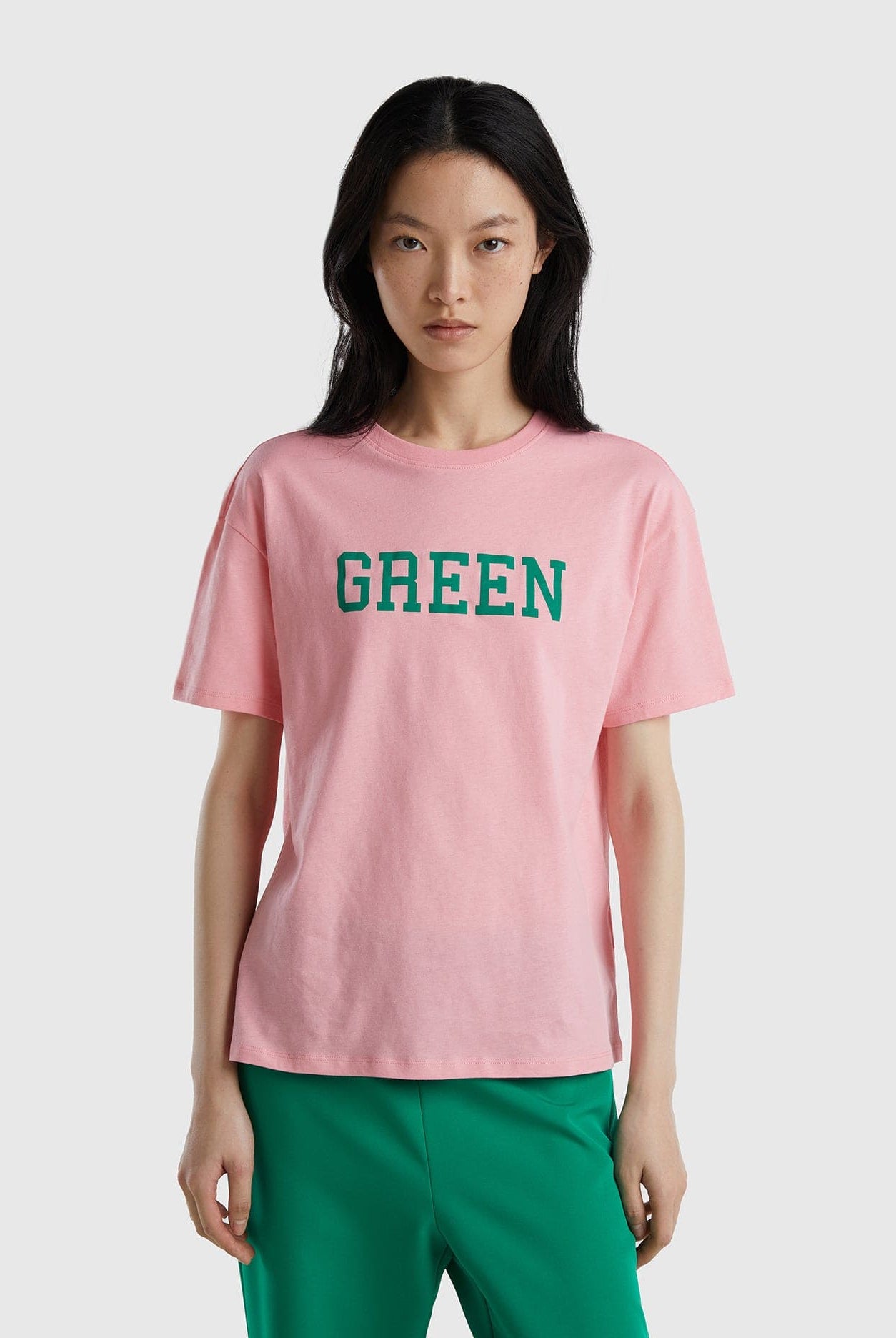 يونايتد كولورز اوف بينيتون تيشيرت بطباعة أمامية نص كم رجالي