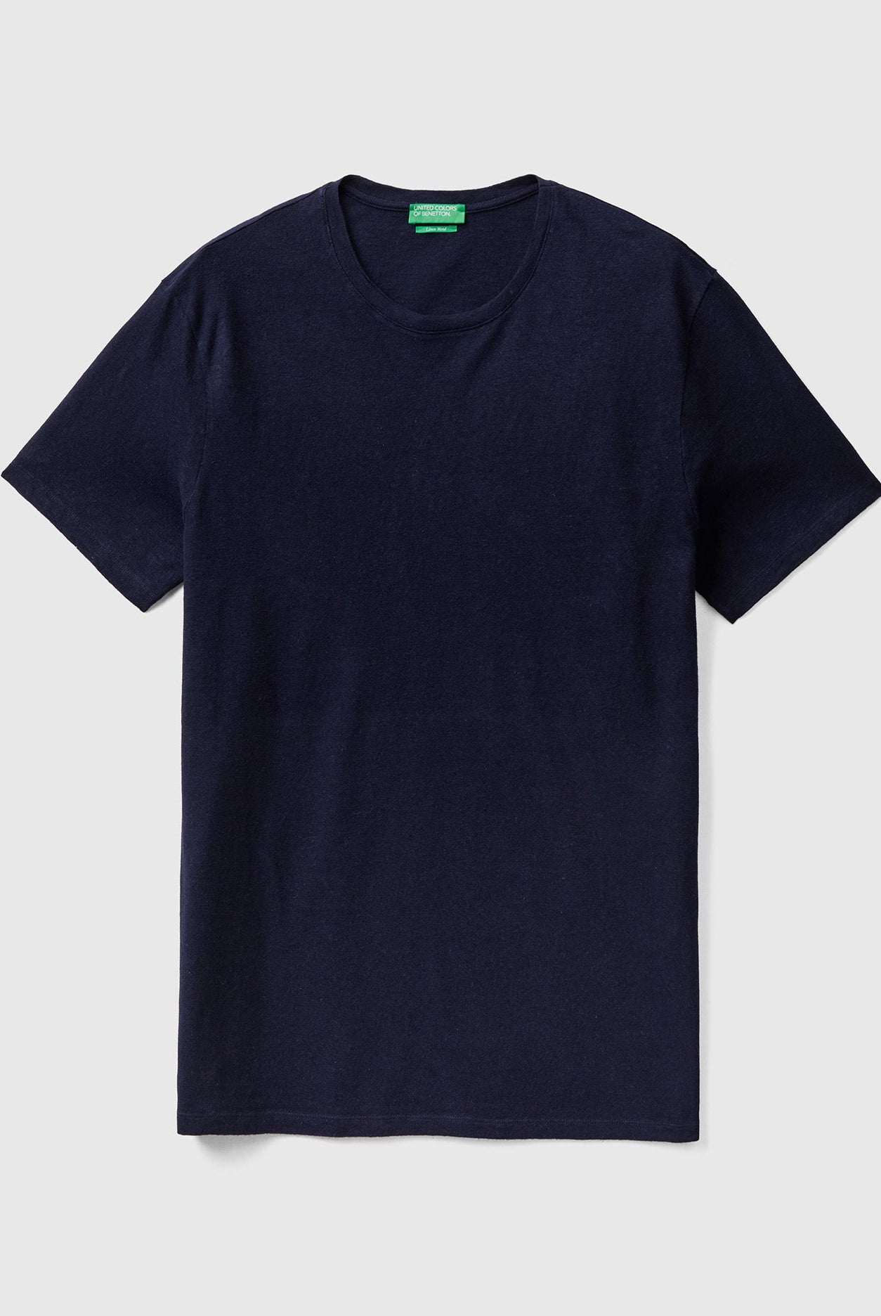 يونايتد كولورز اوف بينيتون تي شيرت من خليط الكتان سادة نص كم رجالي