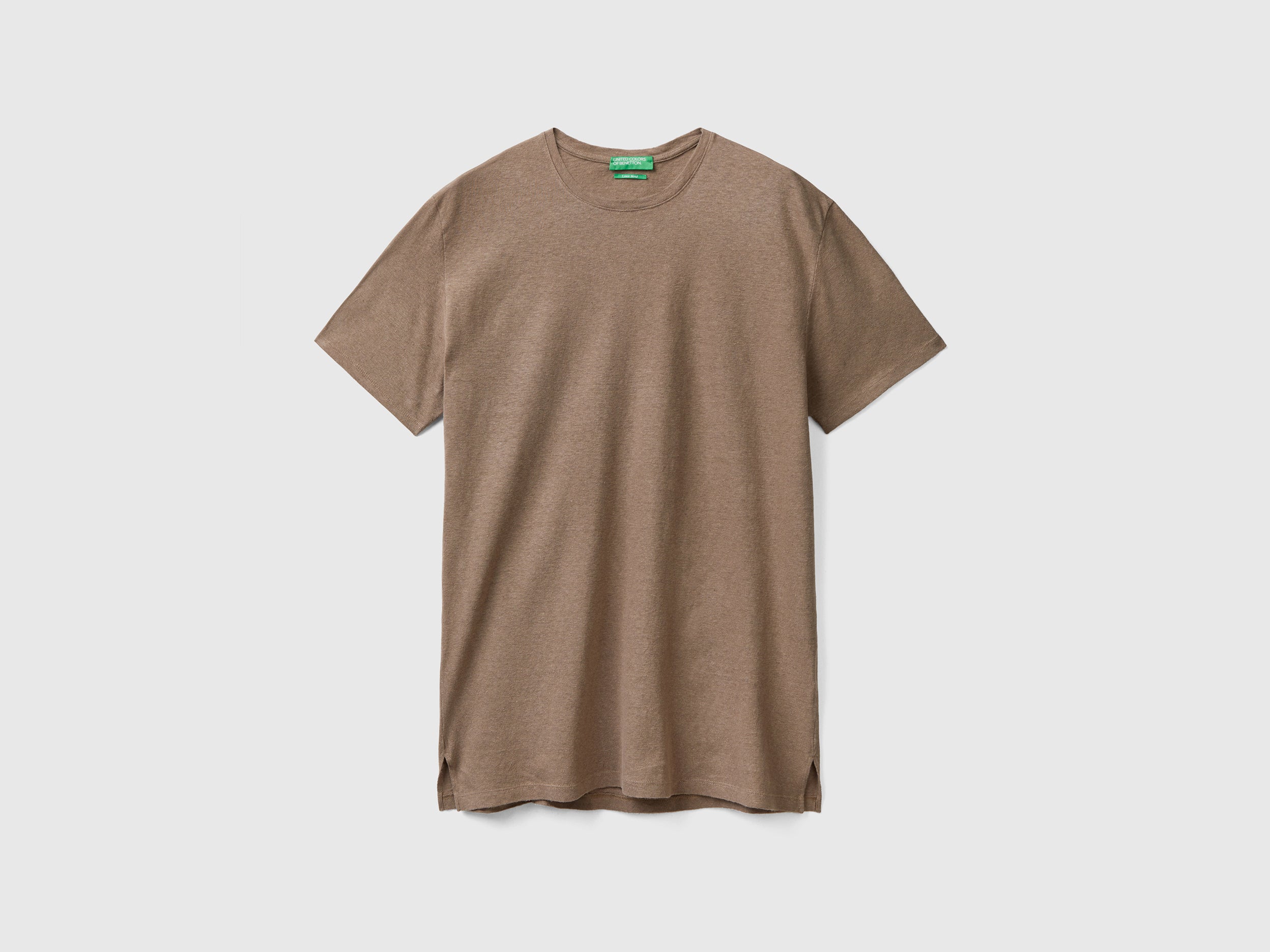 يونايتد كولورز اوف بينيتون تي شيرت من خليط الكتان سادة نص كم رجالي