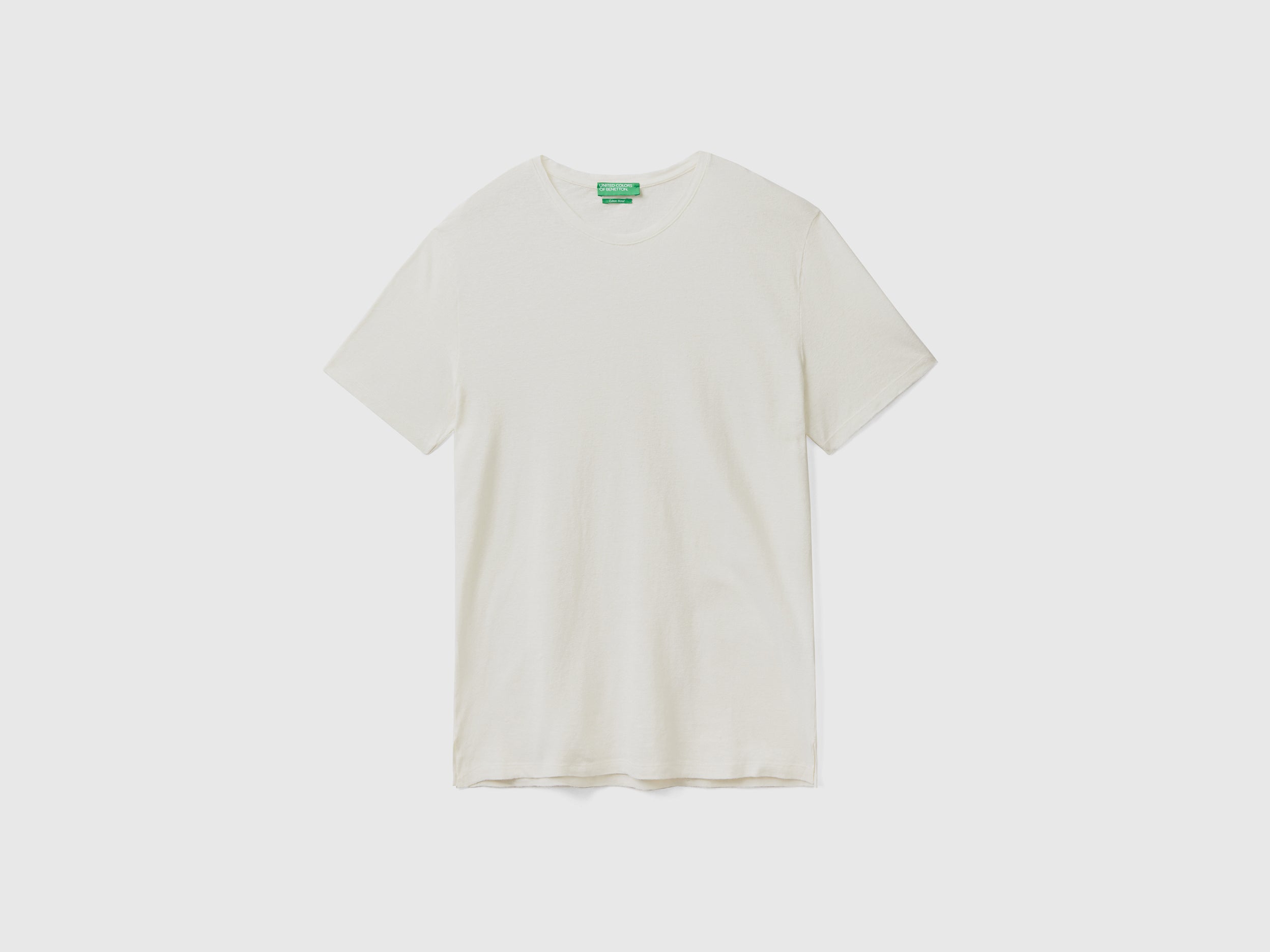 يونايتد كولورز اوف بينيتون تي شيرت من خليط الكتان سادة نص كم رجالي