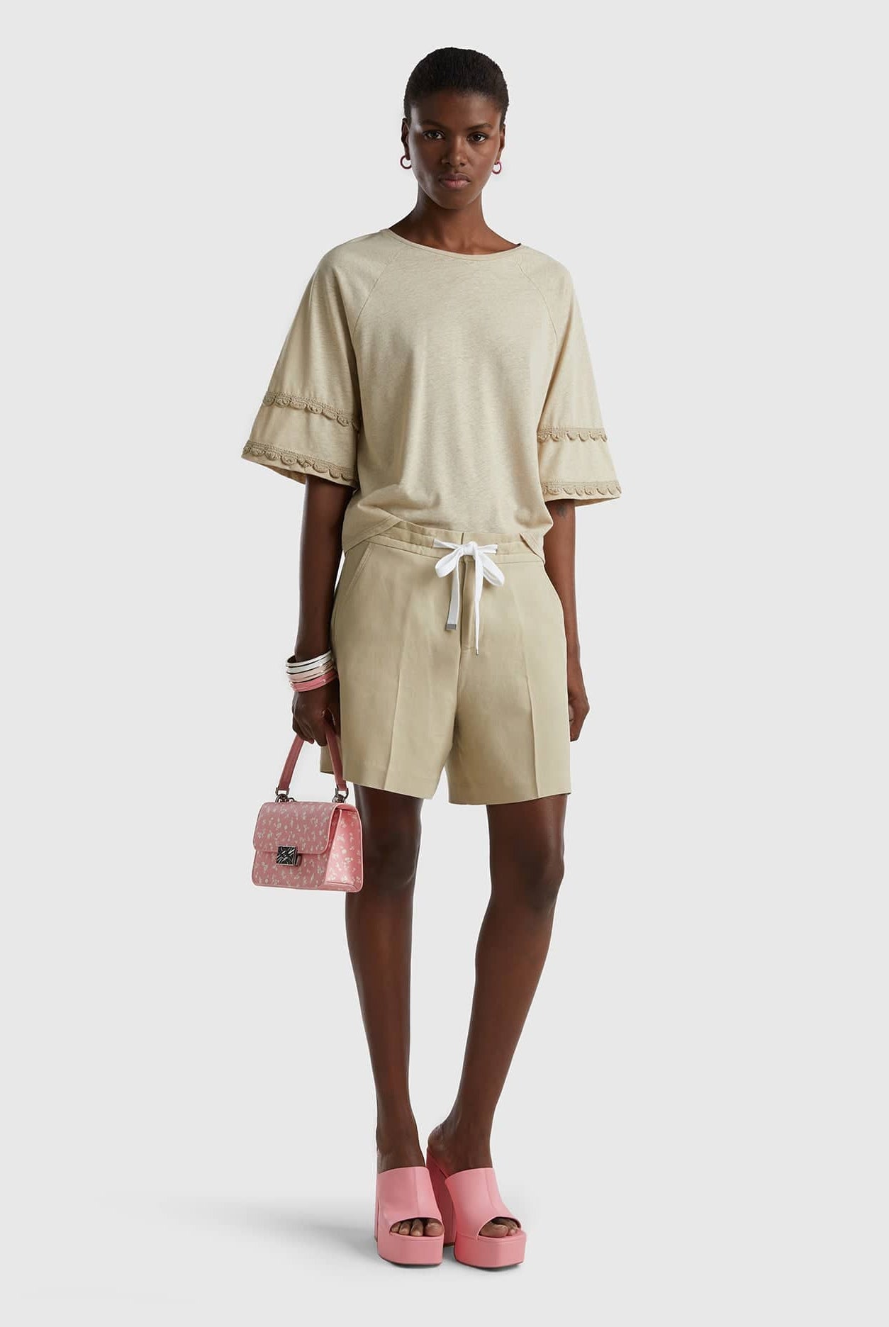 يونايتد كولورز اوف بينيتون تي شيرت من الكتان كم واسع نسائي