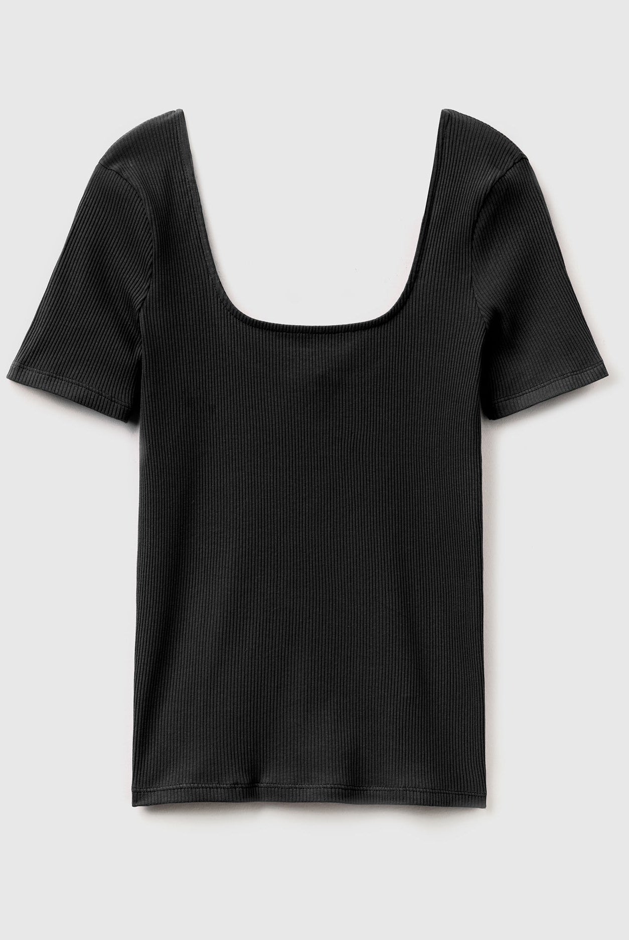 يونايتد كولورز اوف بينيتون تيشيرت نسائي مضلع برقبة واسعة