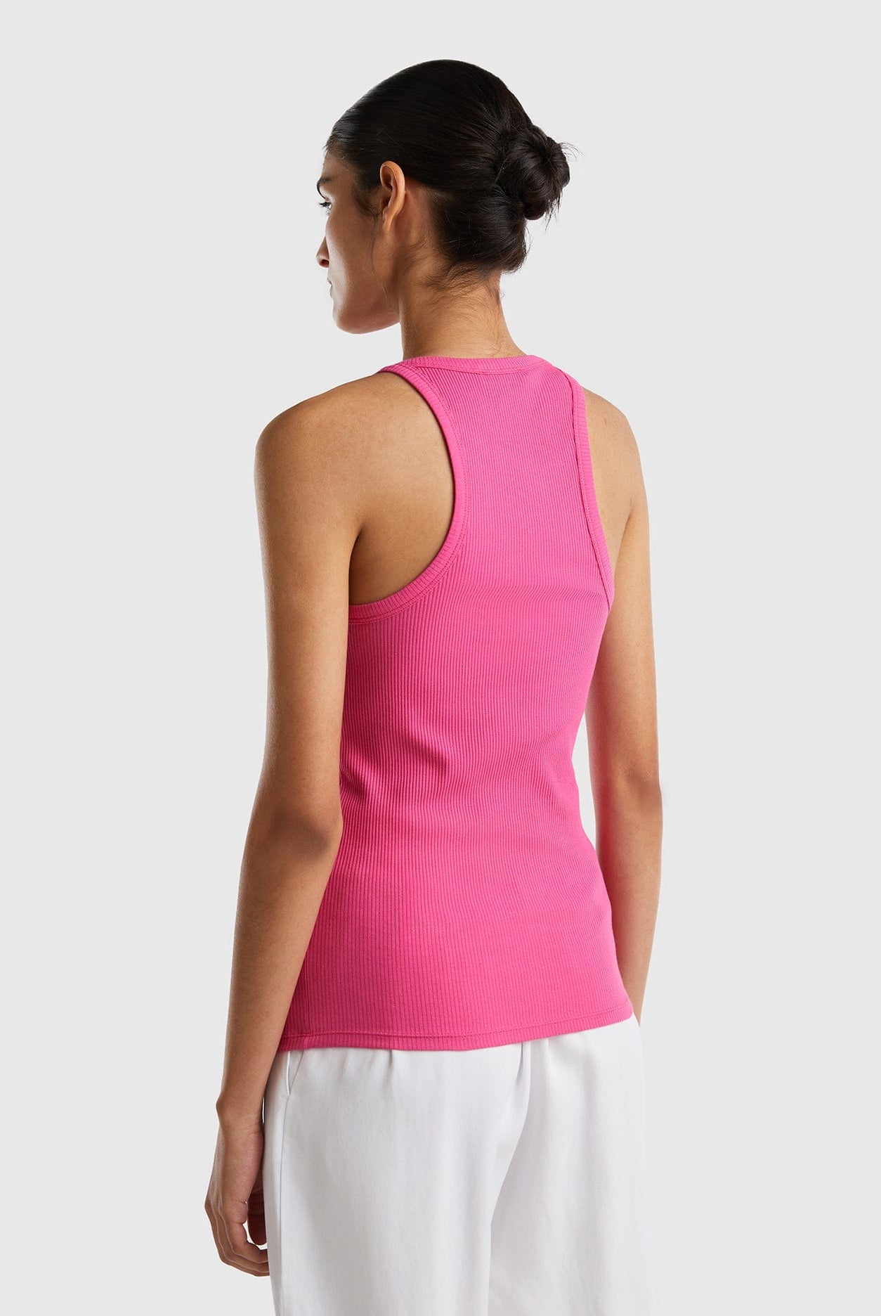 يونايتد كولورز اوف بينيتون تي شيرت مضلع كت نسائي