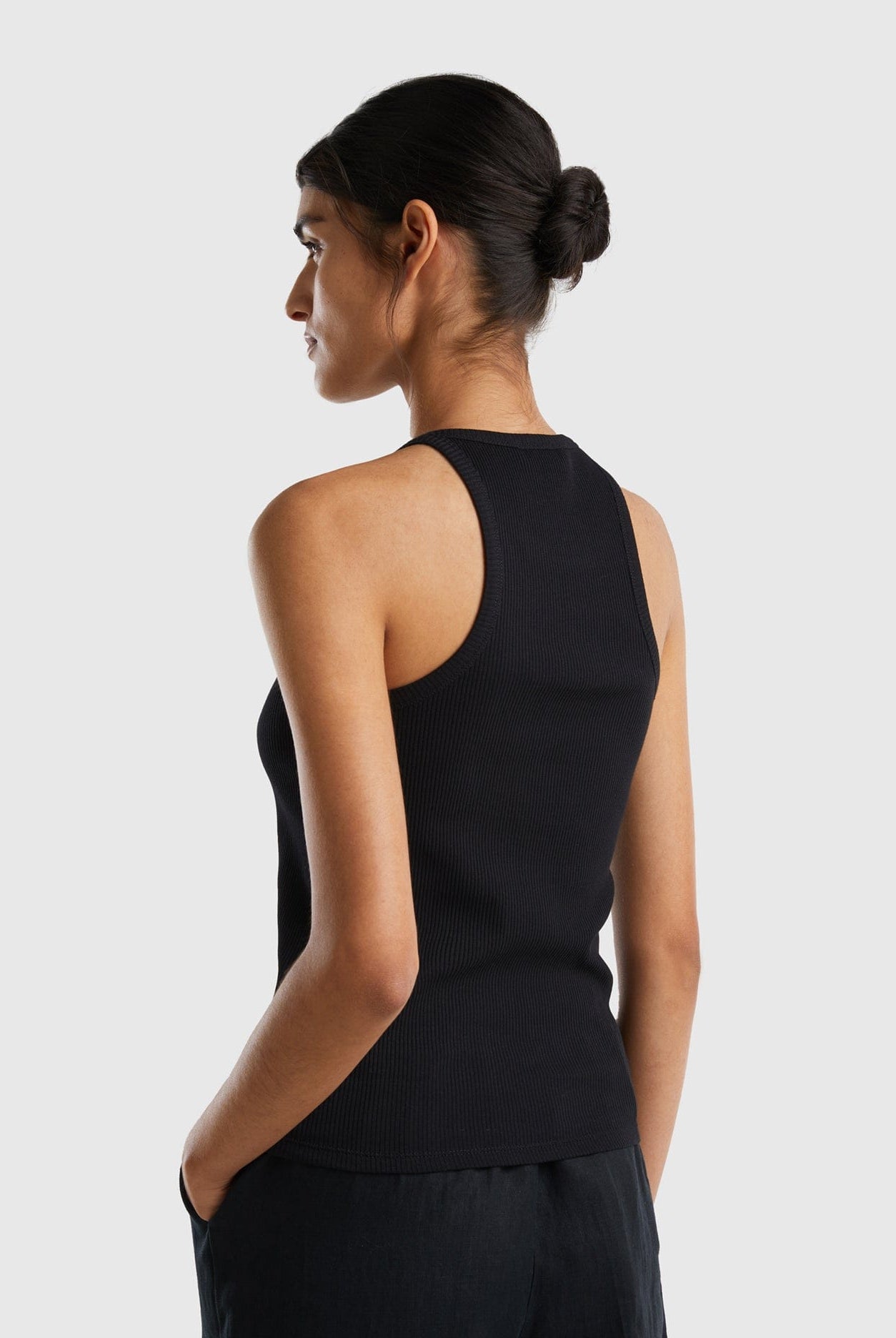 يونايتد كولورز اوف بينيتون تي شيرت مضلع كت نسائي