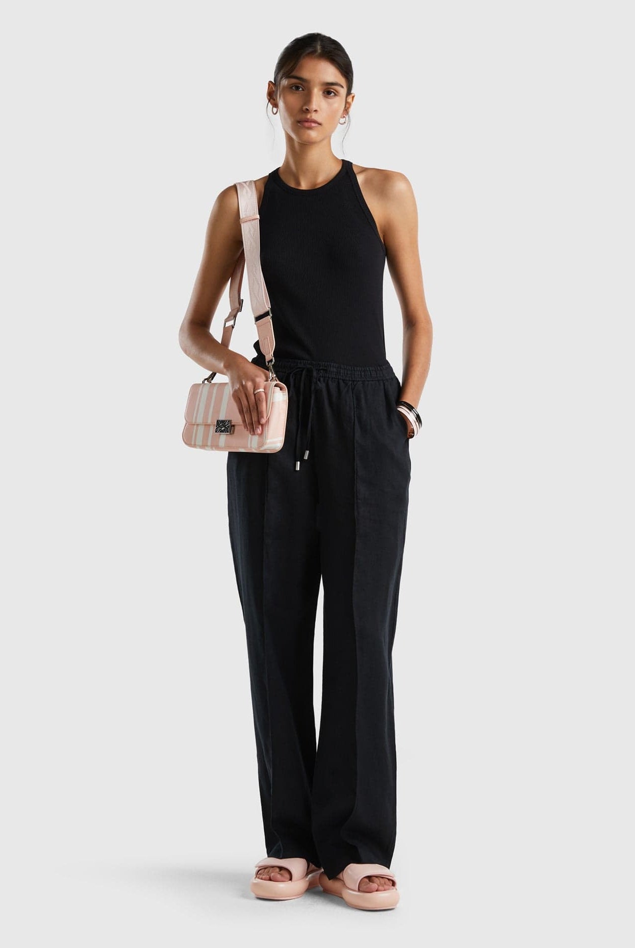 يونايتد كولورز اوف بينيتون تي شيرت مضلع كت نسائي