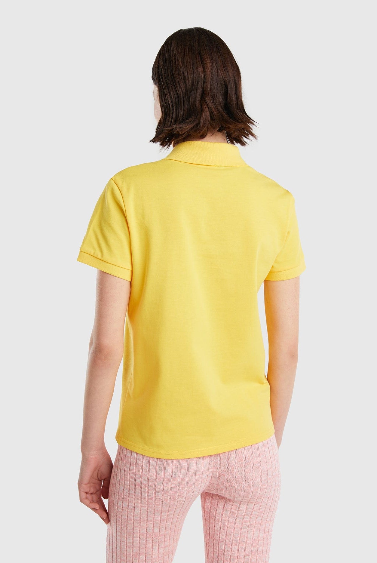 يونايتد كولورز اوف بينيتون تيشيرت بولو نسائي بتطريز فواكه