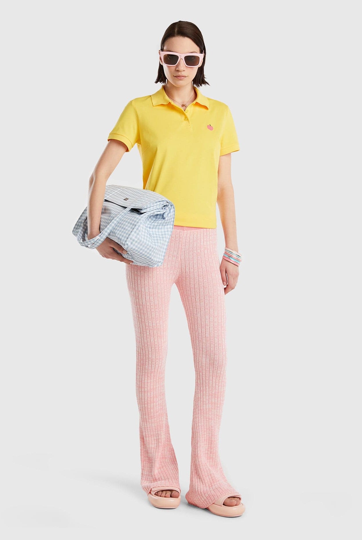 يونايتد كولورز اوف بينيتون تيشيرت بولو نسائي بتطريز فواكه