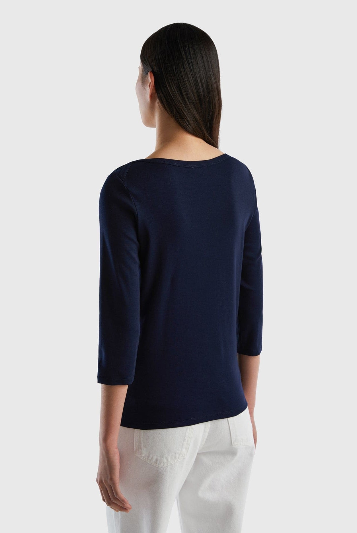 يونايتد كولورز اوف بينيتون تيشيرت برقبة دائرية من القطن الخالص 100% نسائي