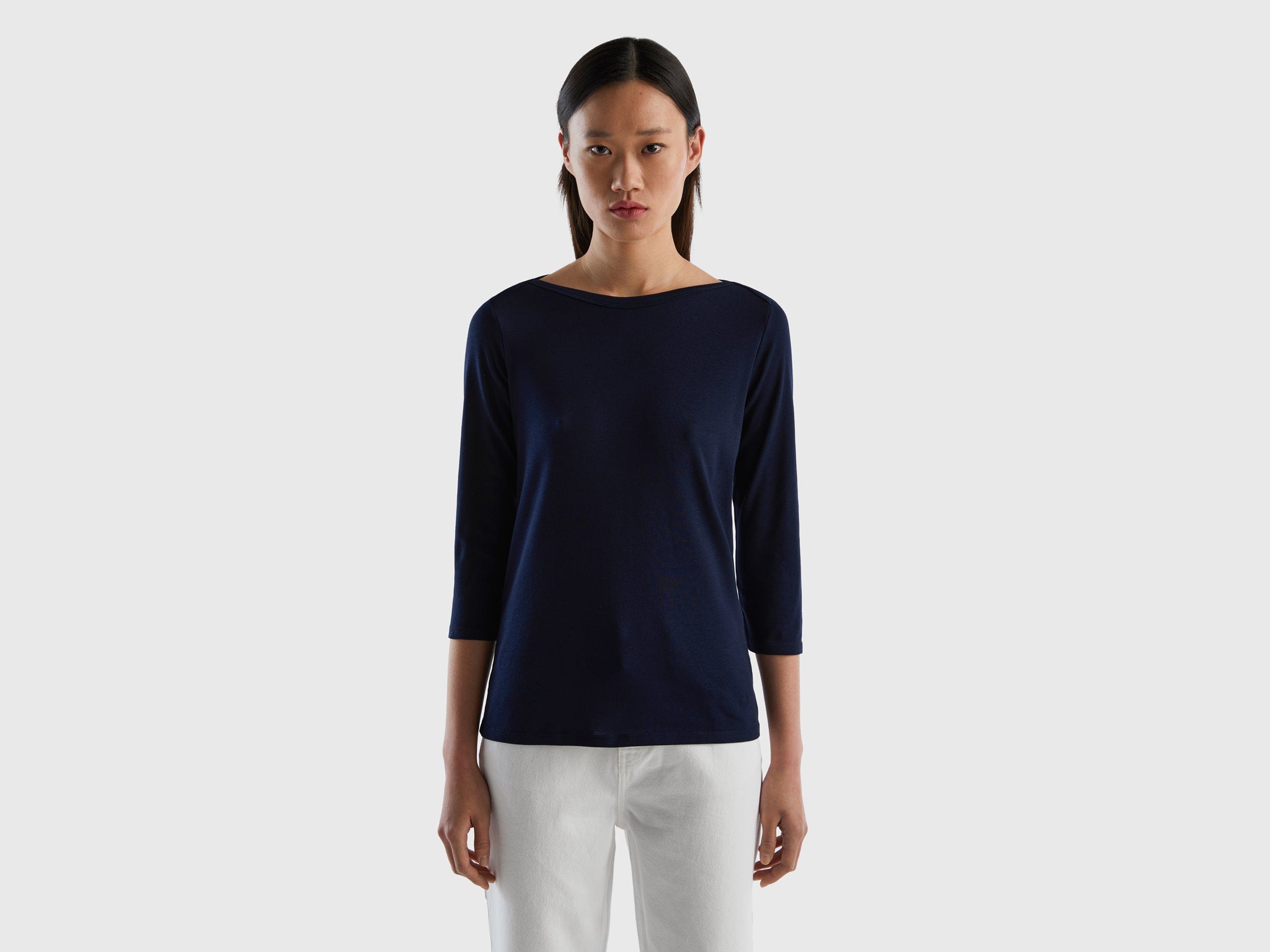 يونايتد كولورز اوف بينيتون تيشيرت برقبة دائرية من القطن الخالص 100% نسائي