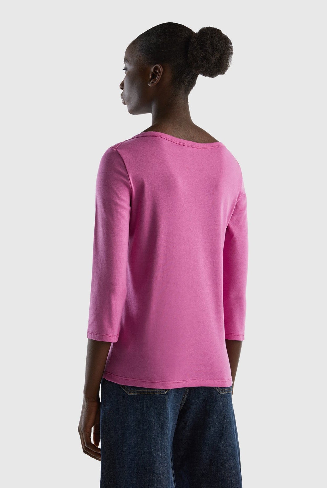 يونايتد كولورز اوف بينيتون تيشيرت برقبة دائرية من القطن الخالص 100% نسائي