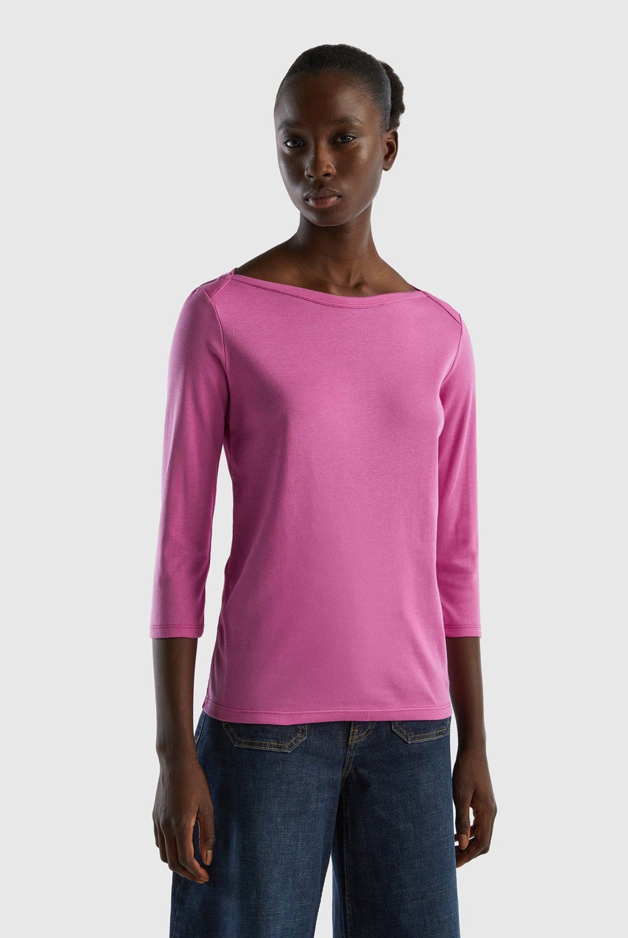 يونايتد كولورز اوف بينيتون تيشيرت برقبة دائرية من القطن الخالص 100% نسائي