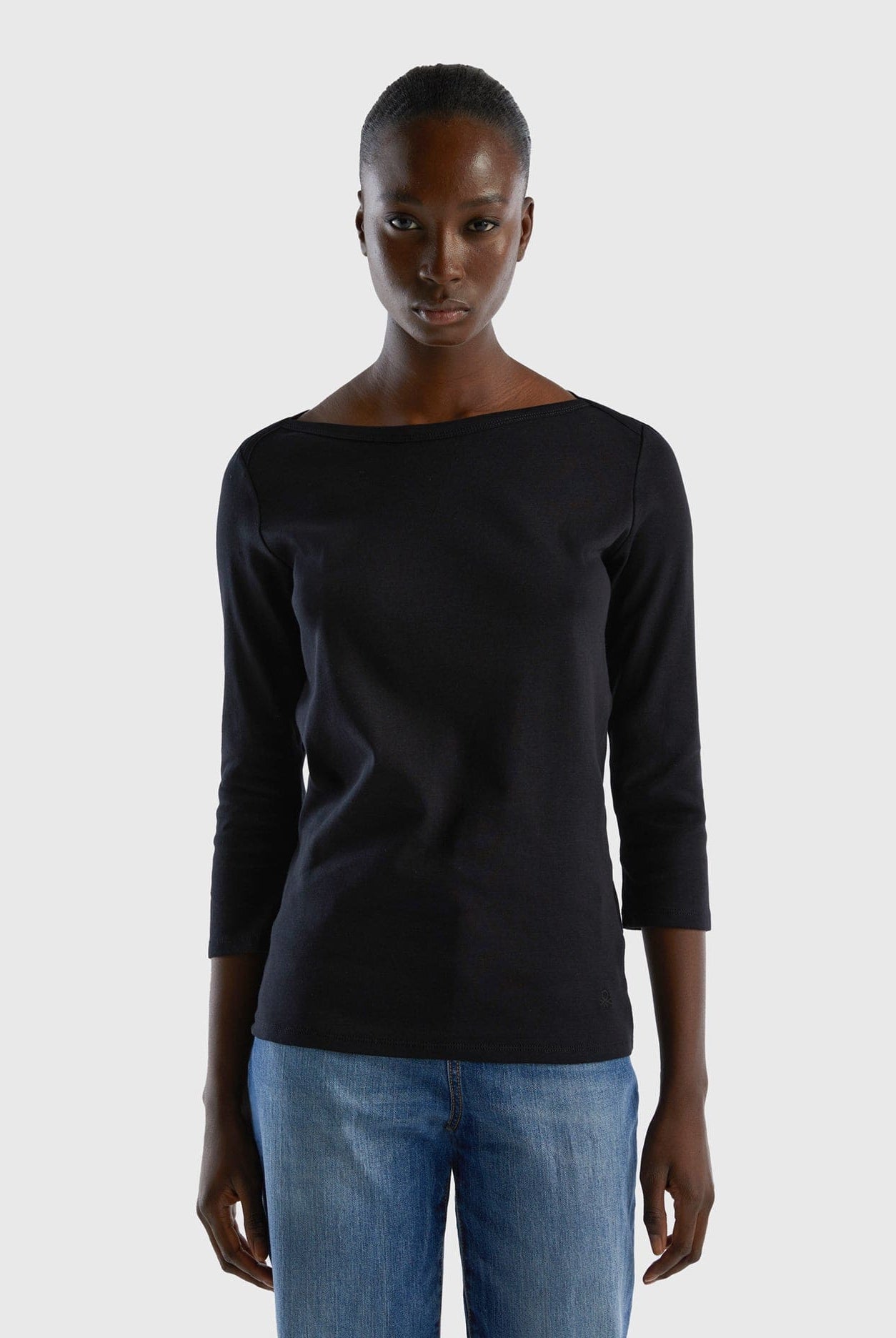 يونايتد كولورز اوف بينيتون تيشيرت برقبة دائرية من القطن الخالص 100% نسائي