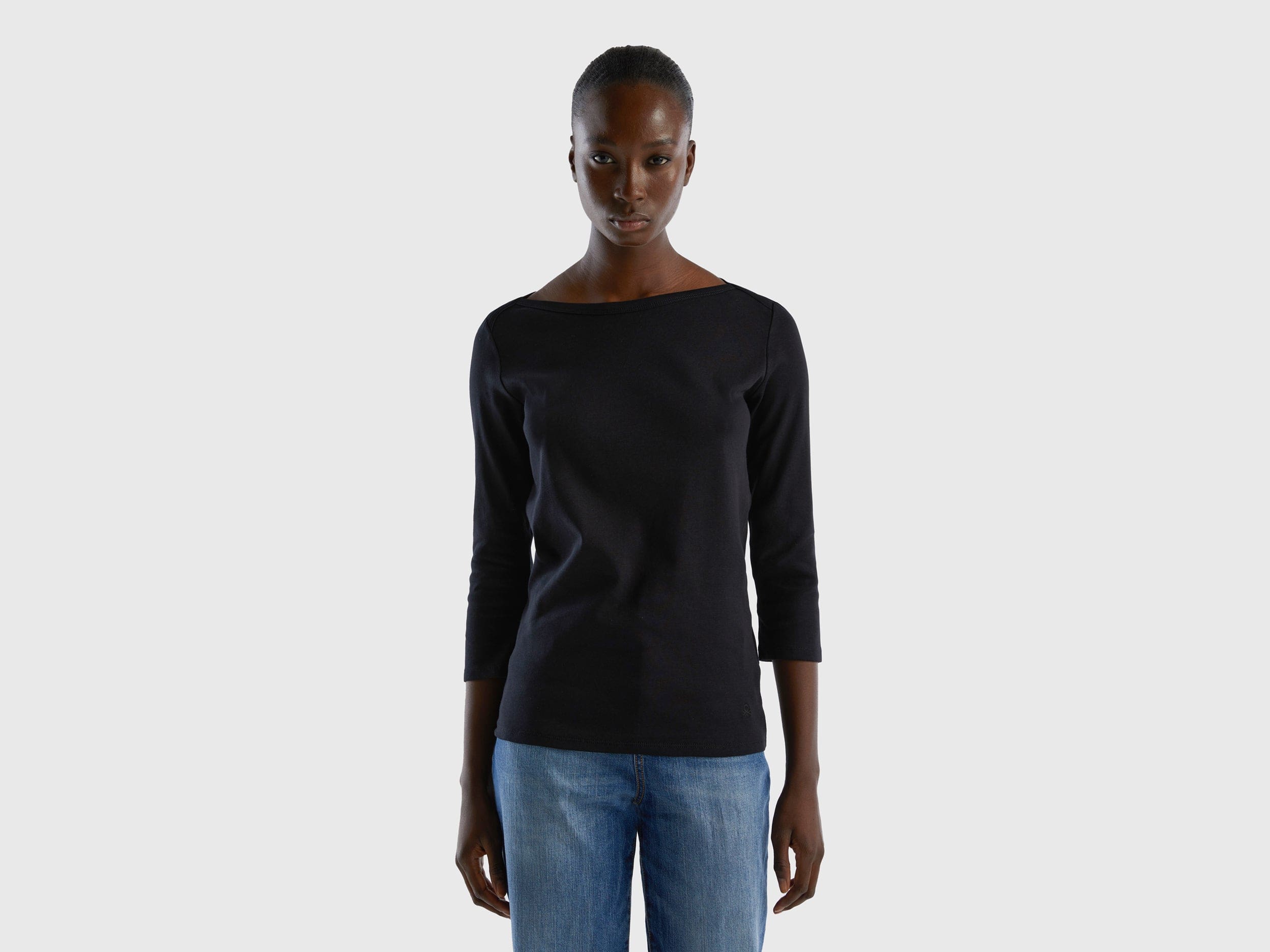 يونايتد كولورز اوف بينيتون تيشيرت برقبة دائرية من القطن الخالص 100% نسائي