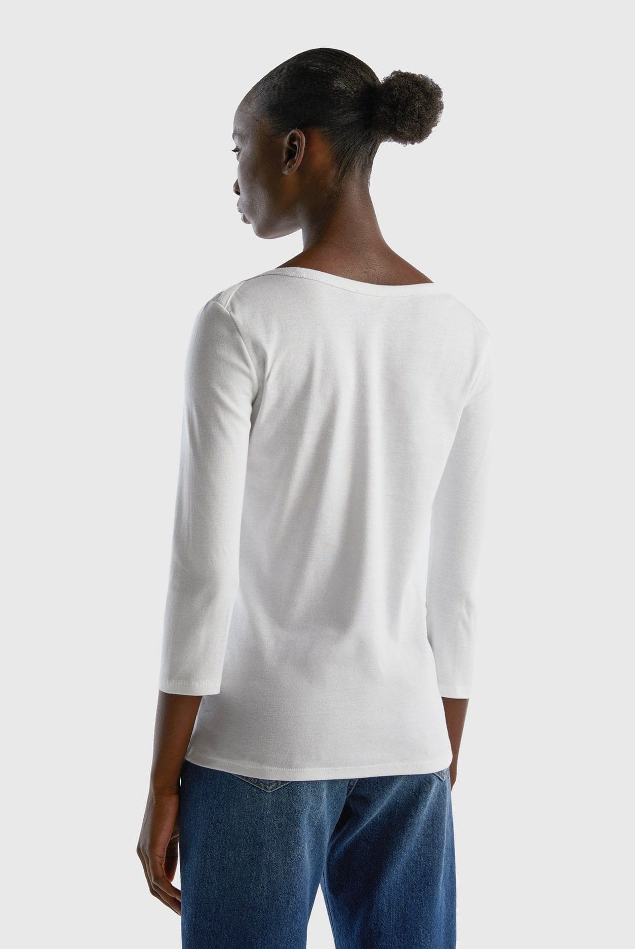 يونايتد كولورز اوف بينيتون تيشيرت برقبة دائرية من القطن الخالص 100% نسائي