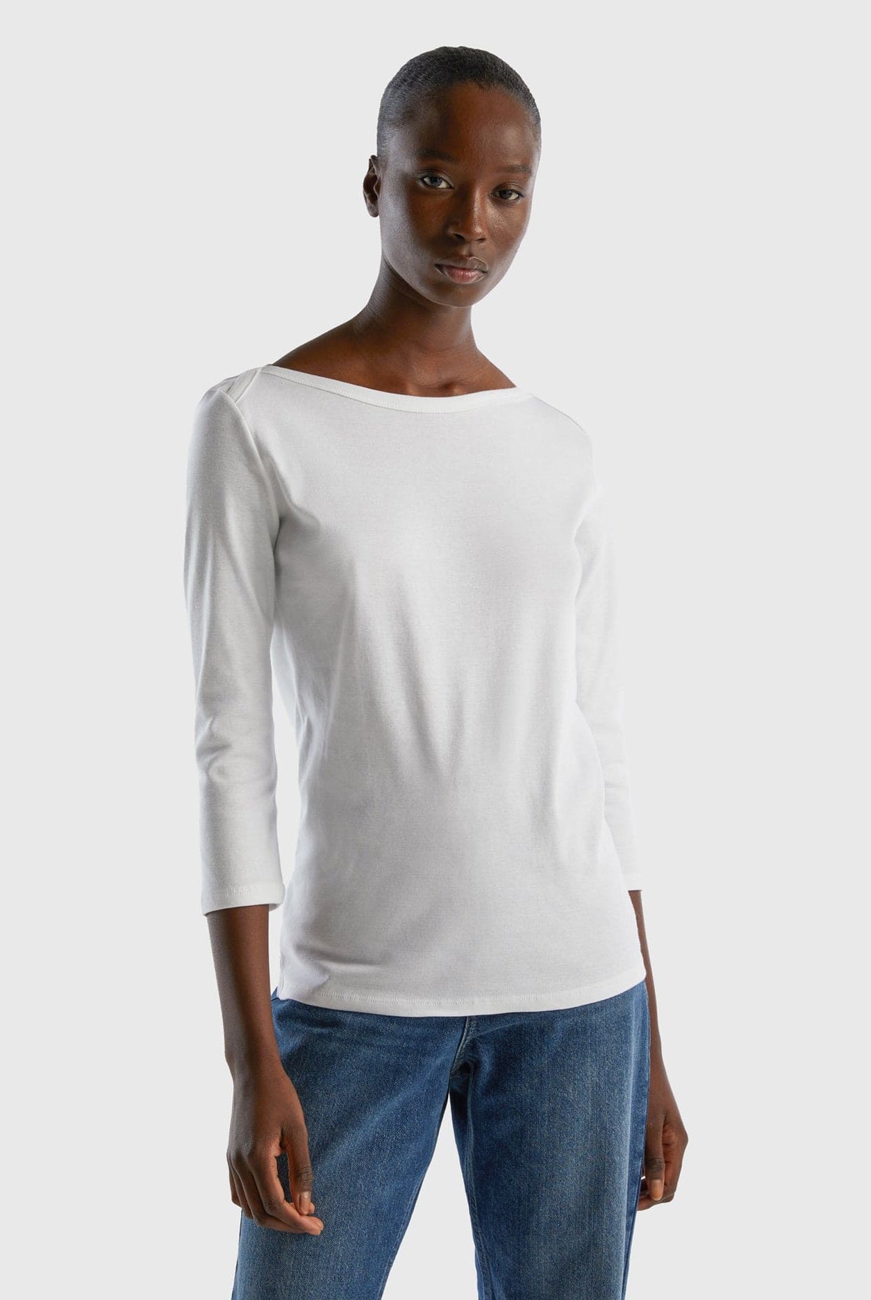 يونايتد كولورز اوف بينيتون تيشيرت برقبة دائرية من القطن الخالص 100% نسائي