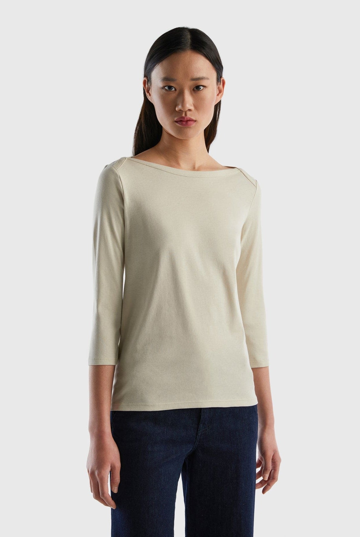 يونايتد كولورز اوف بينيتون تيشيرت برقبة دائرية من القطن الخالص 100% نسائي