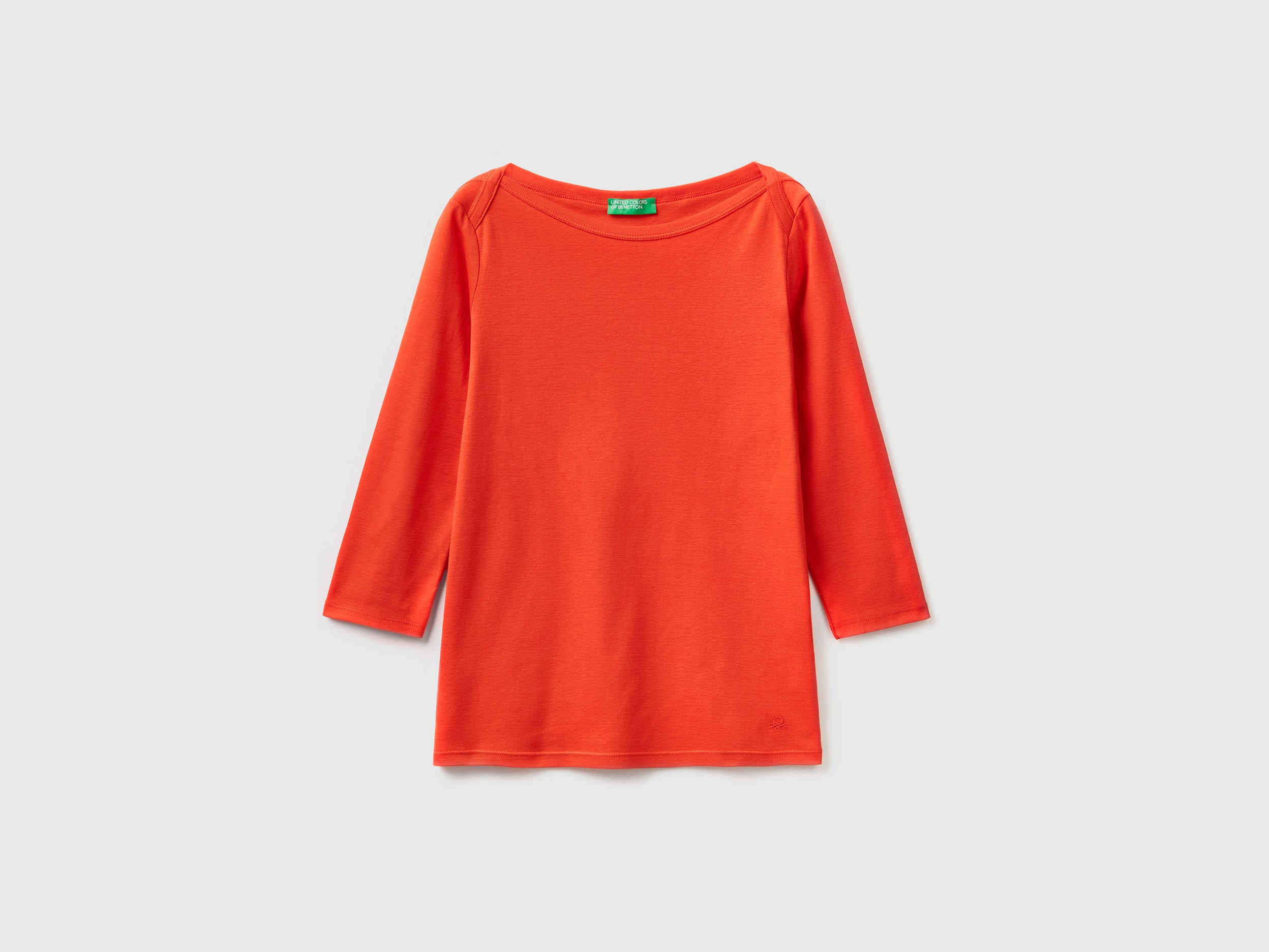 يونايتد كولورز اوف بينيتون تيشيرت برقبة دائرية من القطن الخالص 100% نسائي