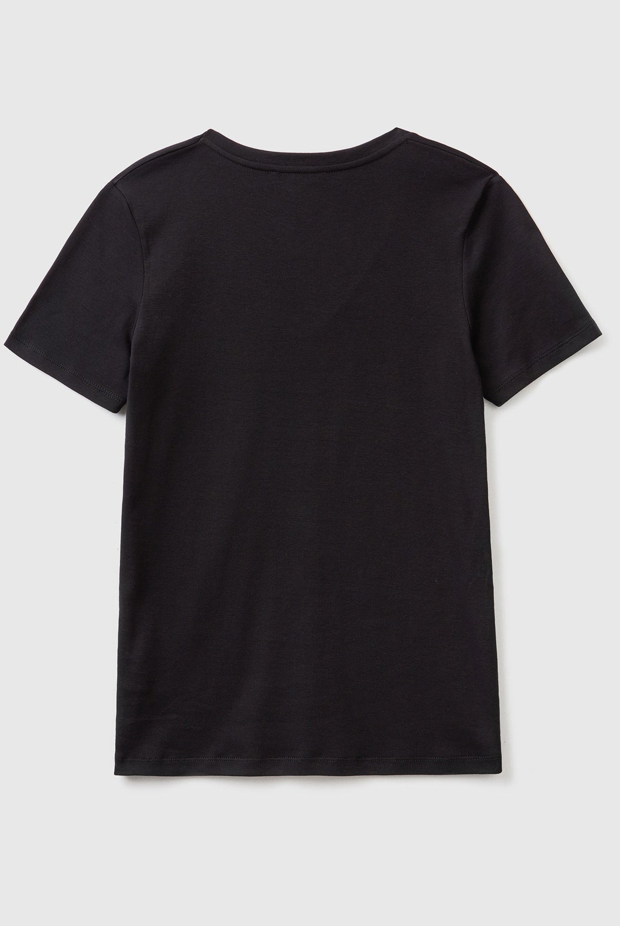 يونايتد كولورز اوف بينيتون قميص قطن خالص برقبة على شكل V