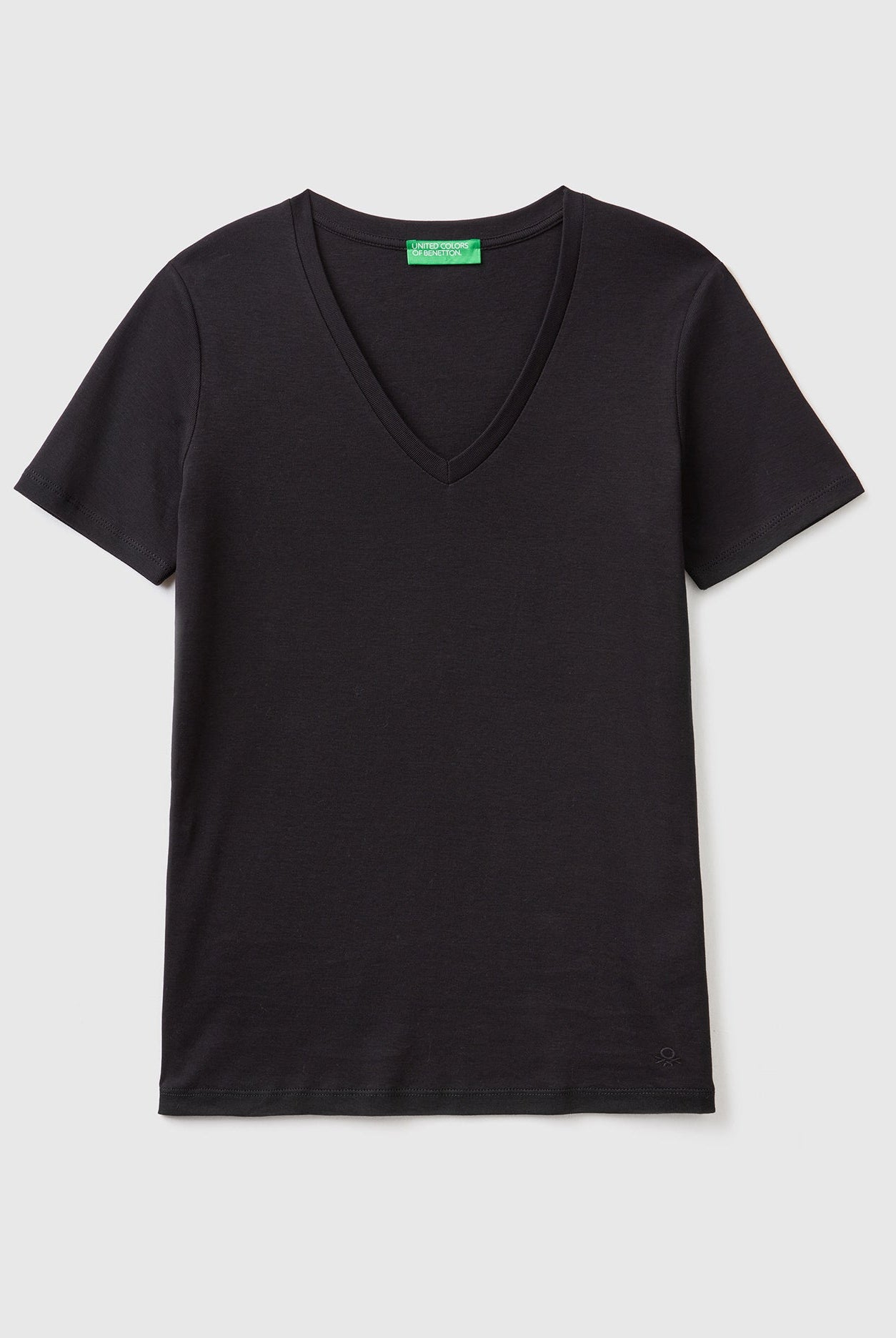 يونايتد كولورز اوف بينيتون قميص قطن خالص برقبة على شكل V