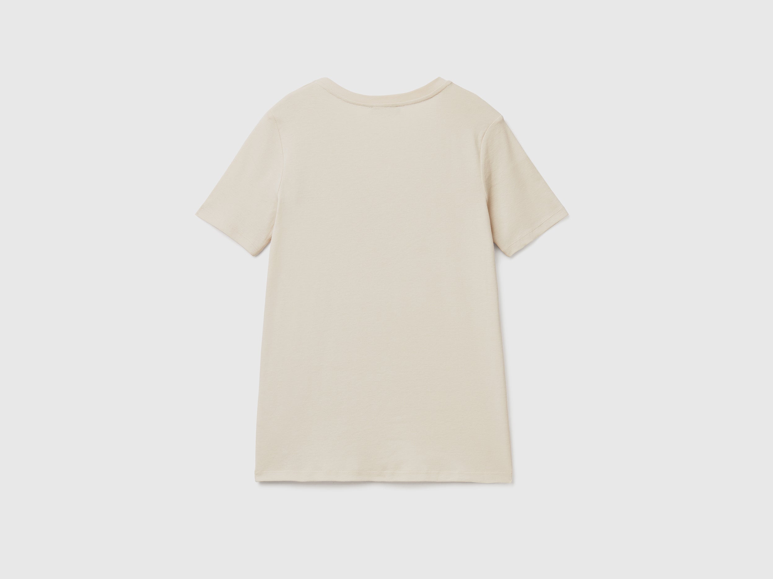 يونايتد كولورز اوف بينيتون قميص قطن خالص برقبة على شكل V