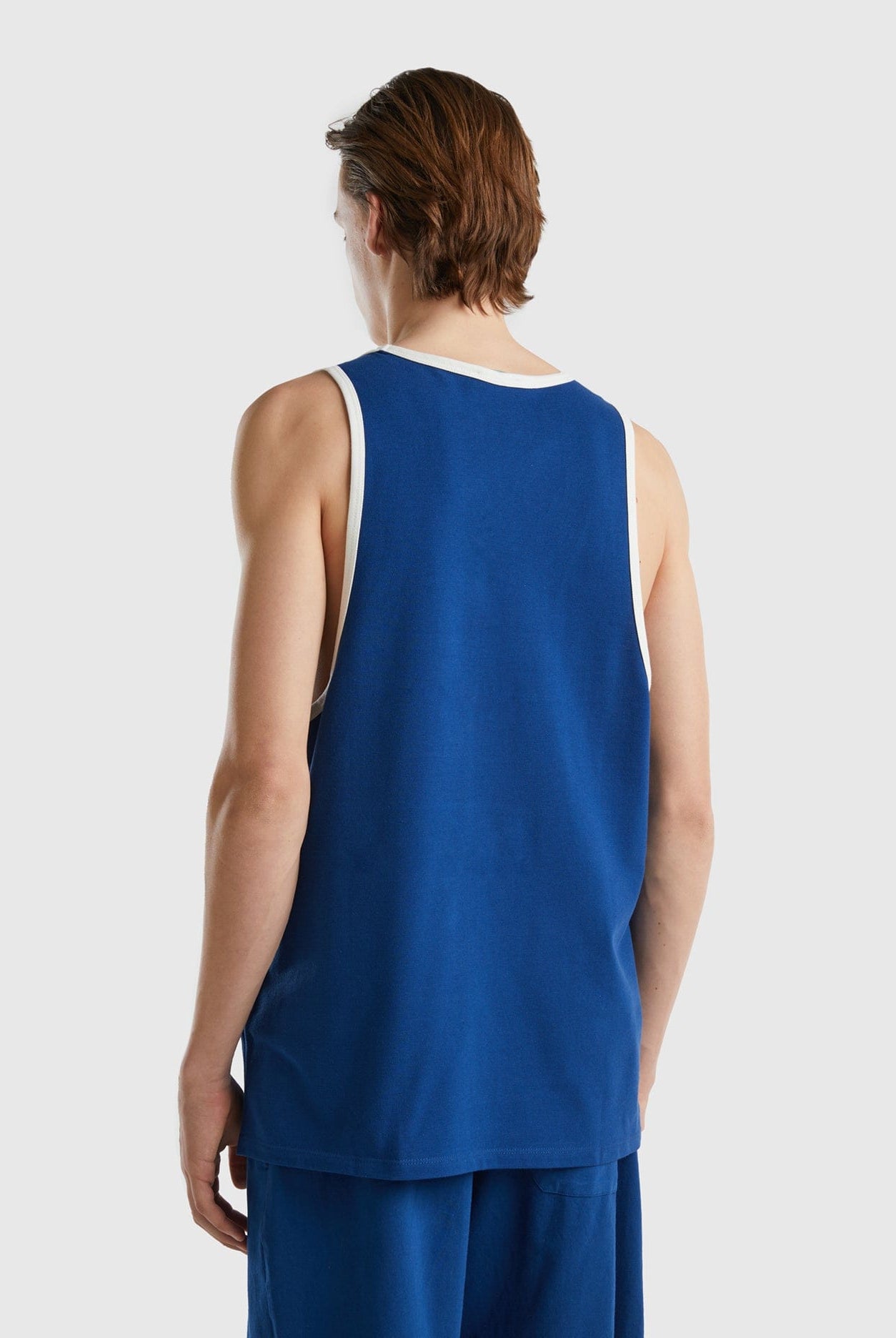 يونايتد كولورز اوف بينيتون تيشيرت كت بطبعة أمامية رجالي