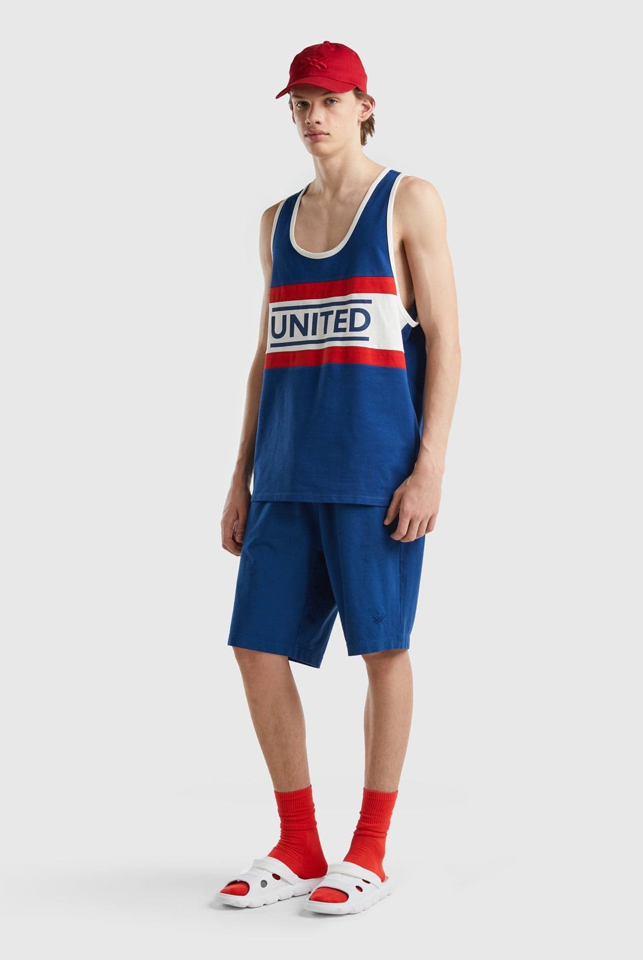 يونايتد كولورز اوف بينيتون تيشيرت كت بطبعة أمامية رجالي