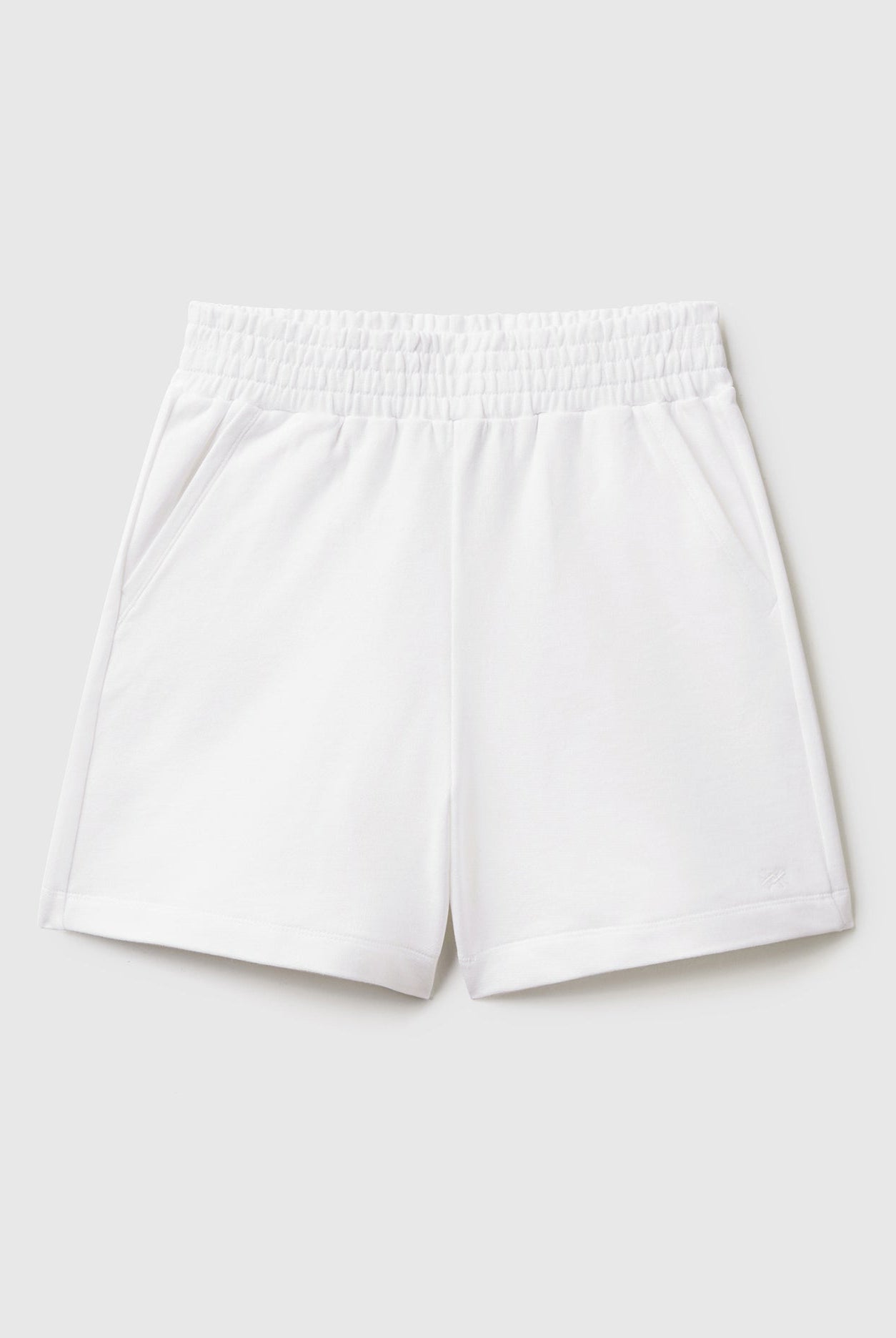 يونايتد كولورز اوف بينيتون شورت رياضي بجيوب واسع نسائي