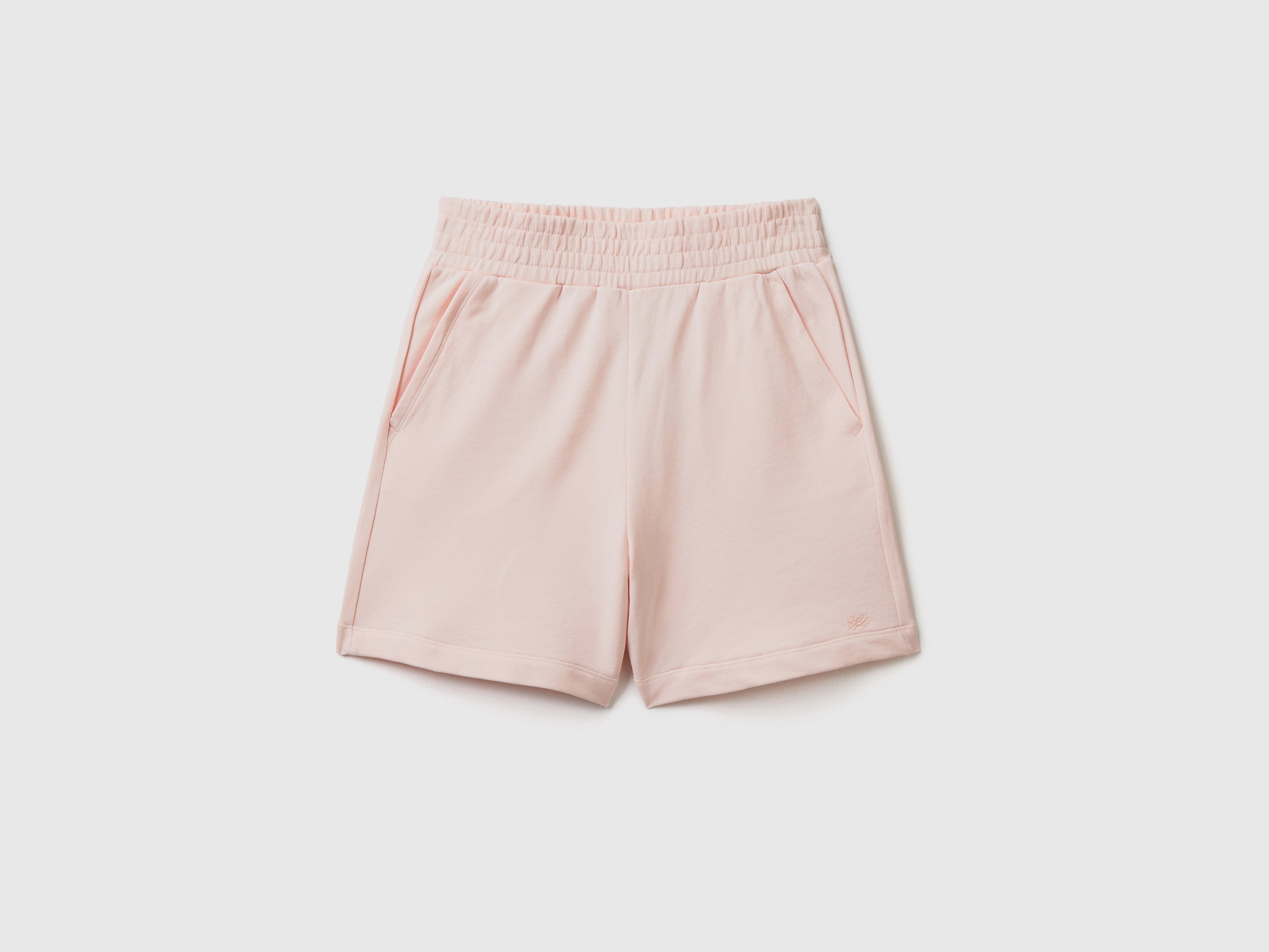 يونايتد كولورز اوف بينيتون شورت رياضي بجيوب واسع نسائي