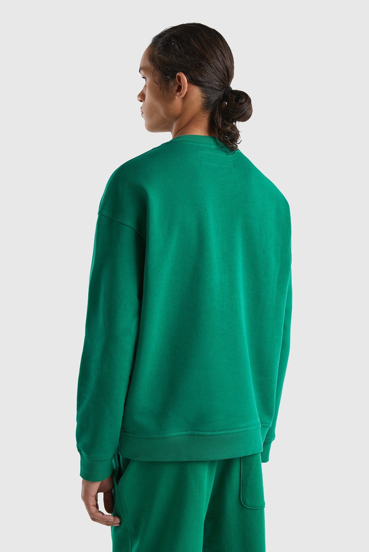 يونايتد كولورز اوف بينيتون سويت شيرت بياقة دائرية مع طباعة شعار رجالي