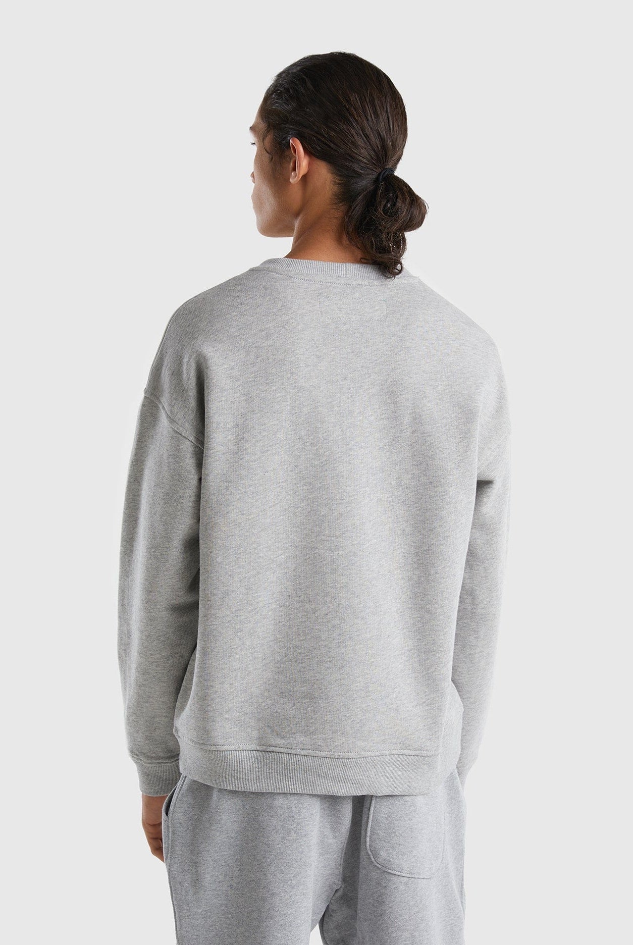 يونايتد كولورز اوف بينيتون سويت شيرت بياقة دائرية مع طباعة شعار رجالي