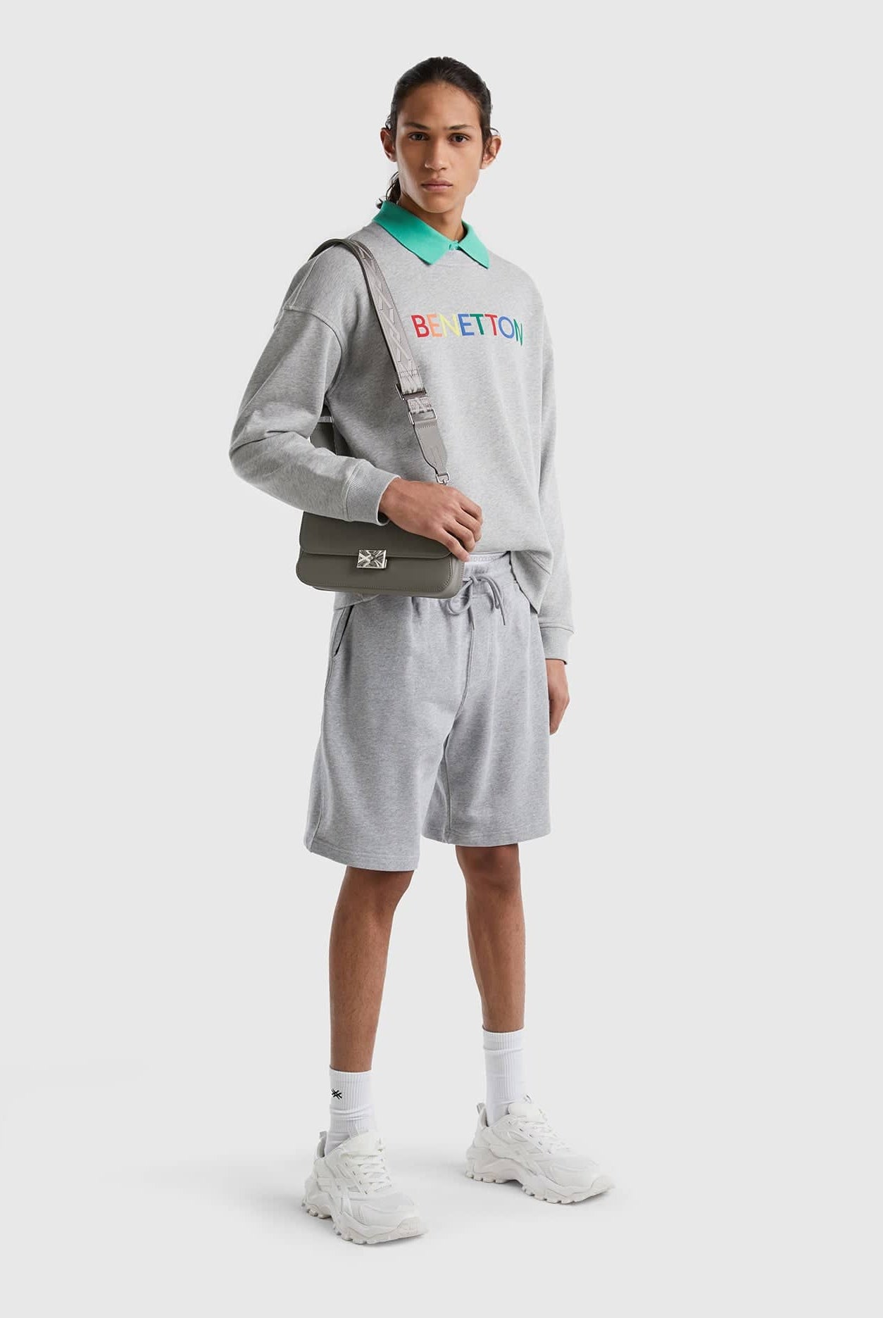 يونايتد كولورز اوف بينيتون سويت شيرت بياقة دائرية مع طباعة شعار رجالي