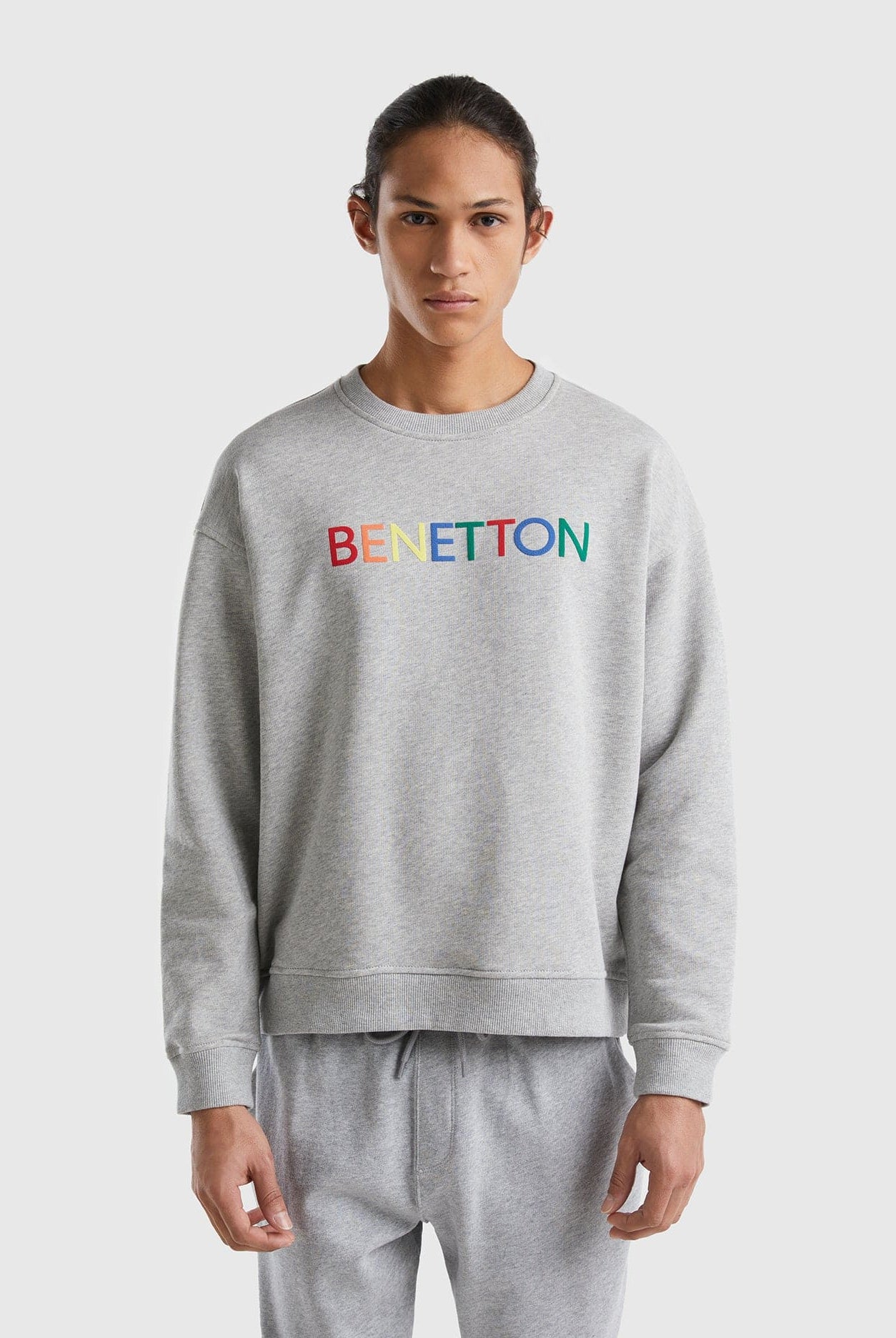 يونايتد كولورز اوف بينيتون سويت شيرت بياقة دائرية مع طباعة شعار رجالي