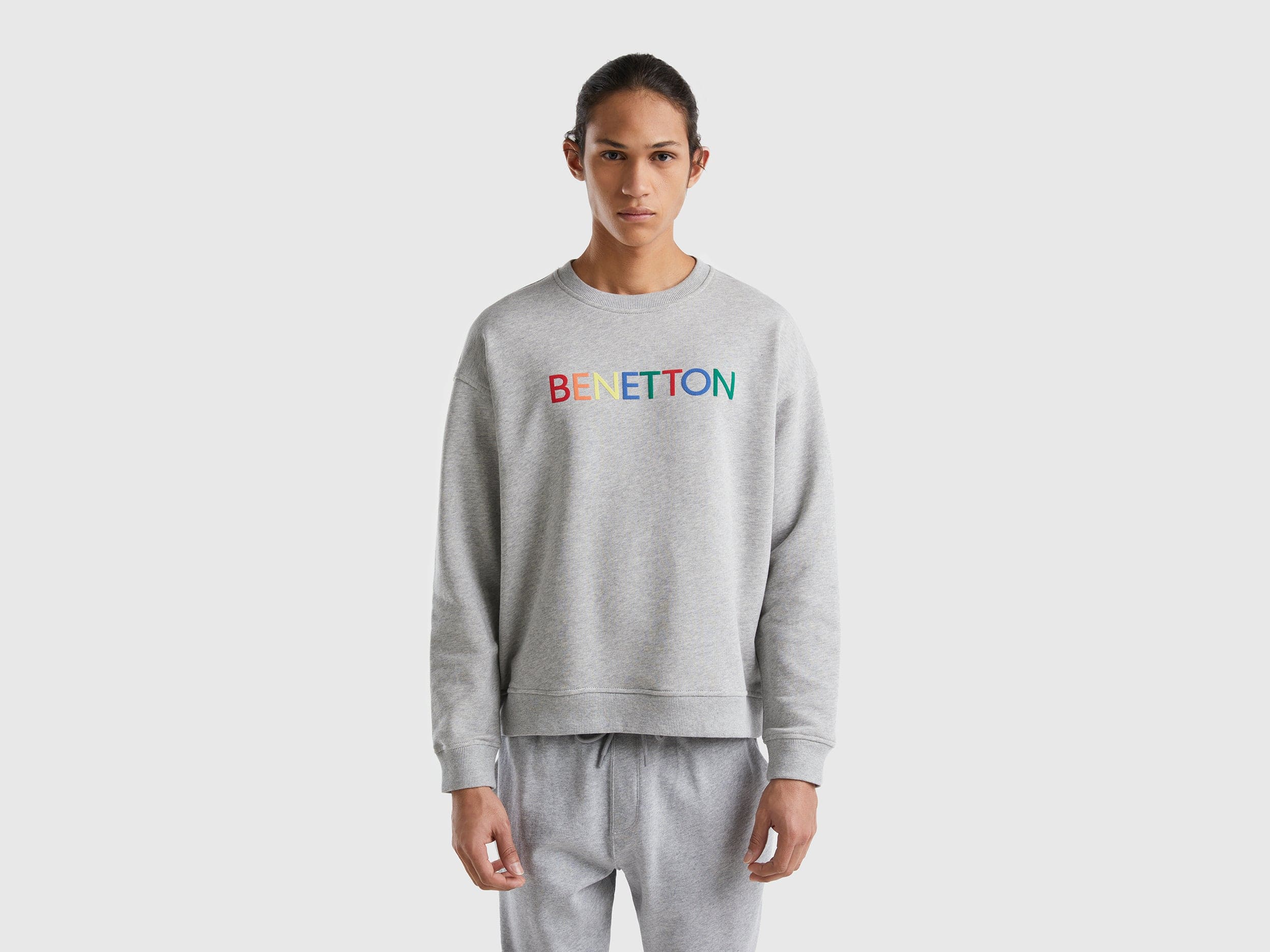 يونايتد كولورز اوف بينيتون سويت شيرت بياقة دائرية مع طباعة شعار رجالي