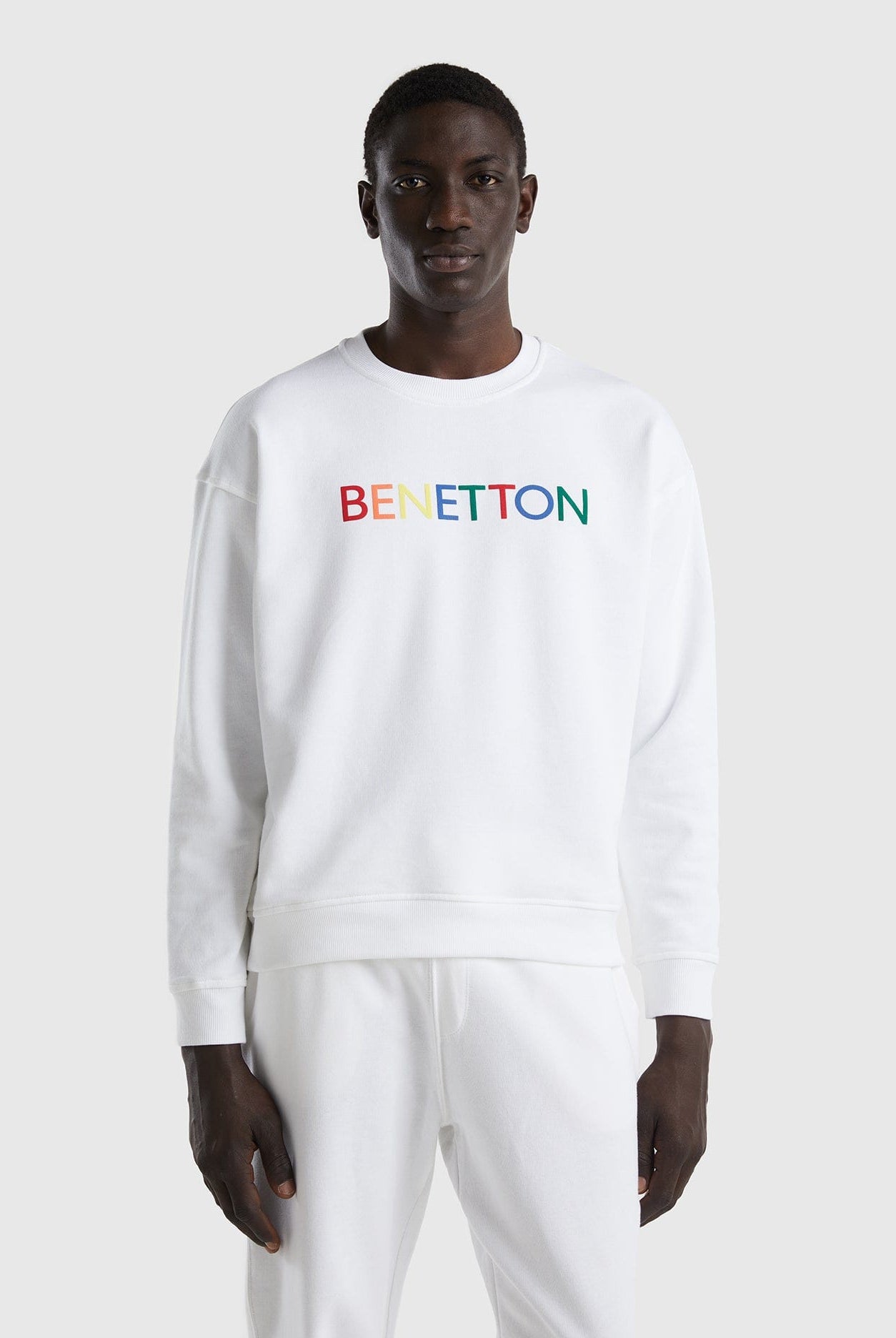 يونايتد كولورز اوف بينيتون سويت شيرت بياقة دائرية مع طباعة شعار رجالي