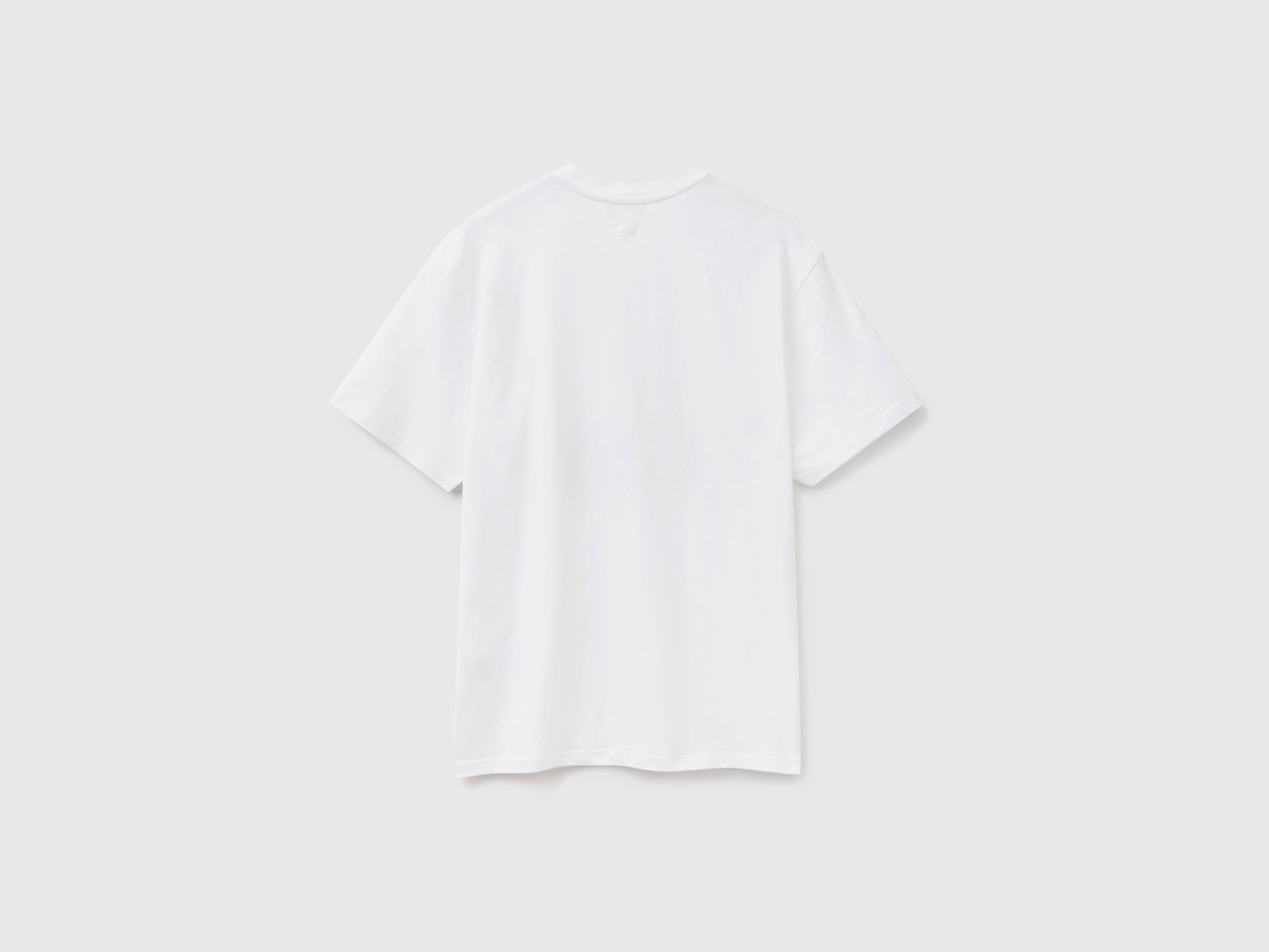 يونايتد كولورز اوف بينيتون تيشيرت بطبعة فواكه أمامية نص كم رجالي