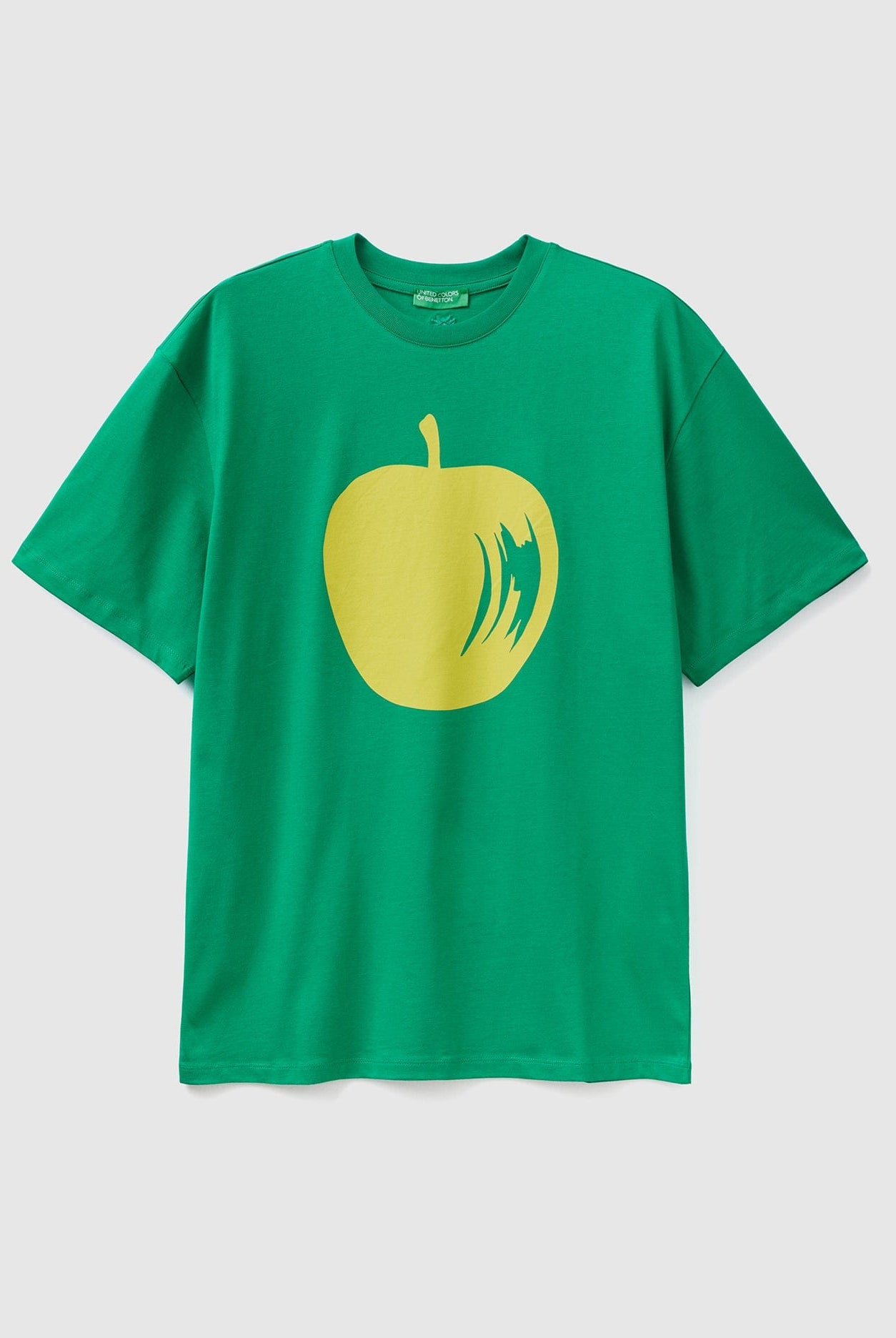 يونايتد كولورز اوف بينيتون تيشيرت بطبعة فواكه أمامية نص كم رجالي