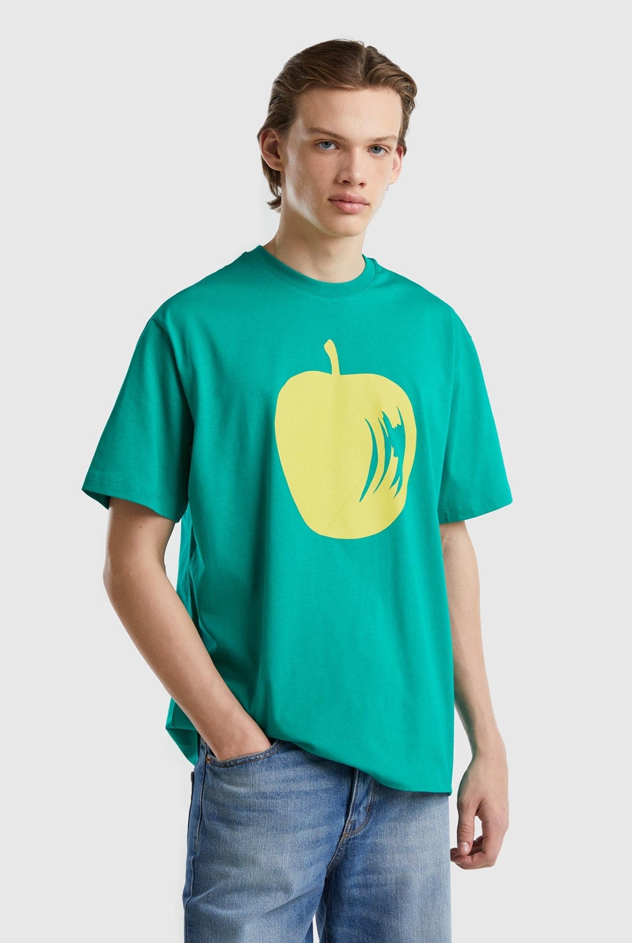 يونايتد كولورز اوف بينيتون تيشيرت بطبعة فواكه أمامية نص كم رجالي