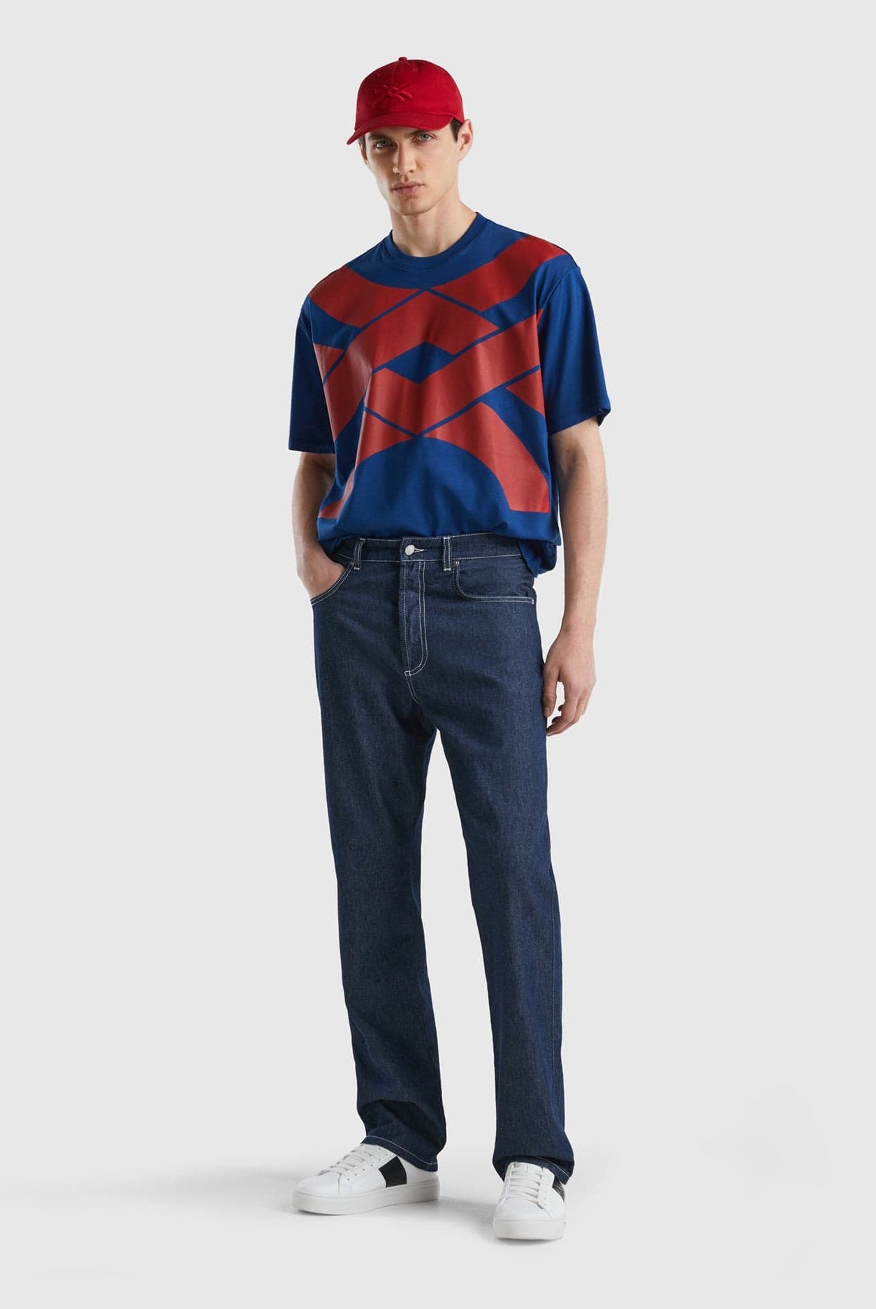 يونايتد كولورز اوف بينيتون تيشيرت بطباعة شعار نص كم رجالي