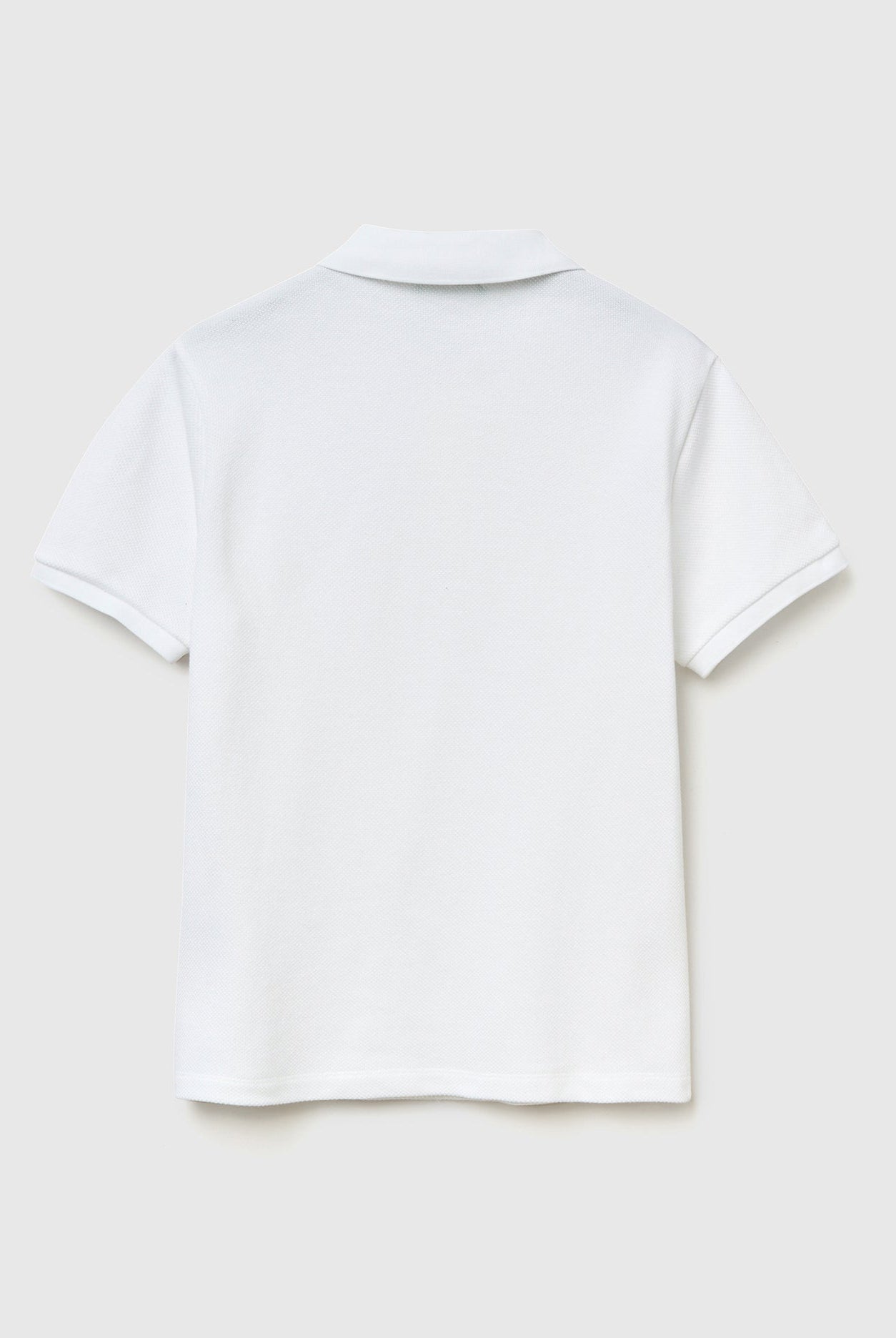 يونايتد كولورز اوف بينيتون تيشيرت بولو نسائي بأكمام قصيرة مع رقعة شعار