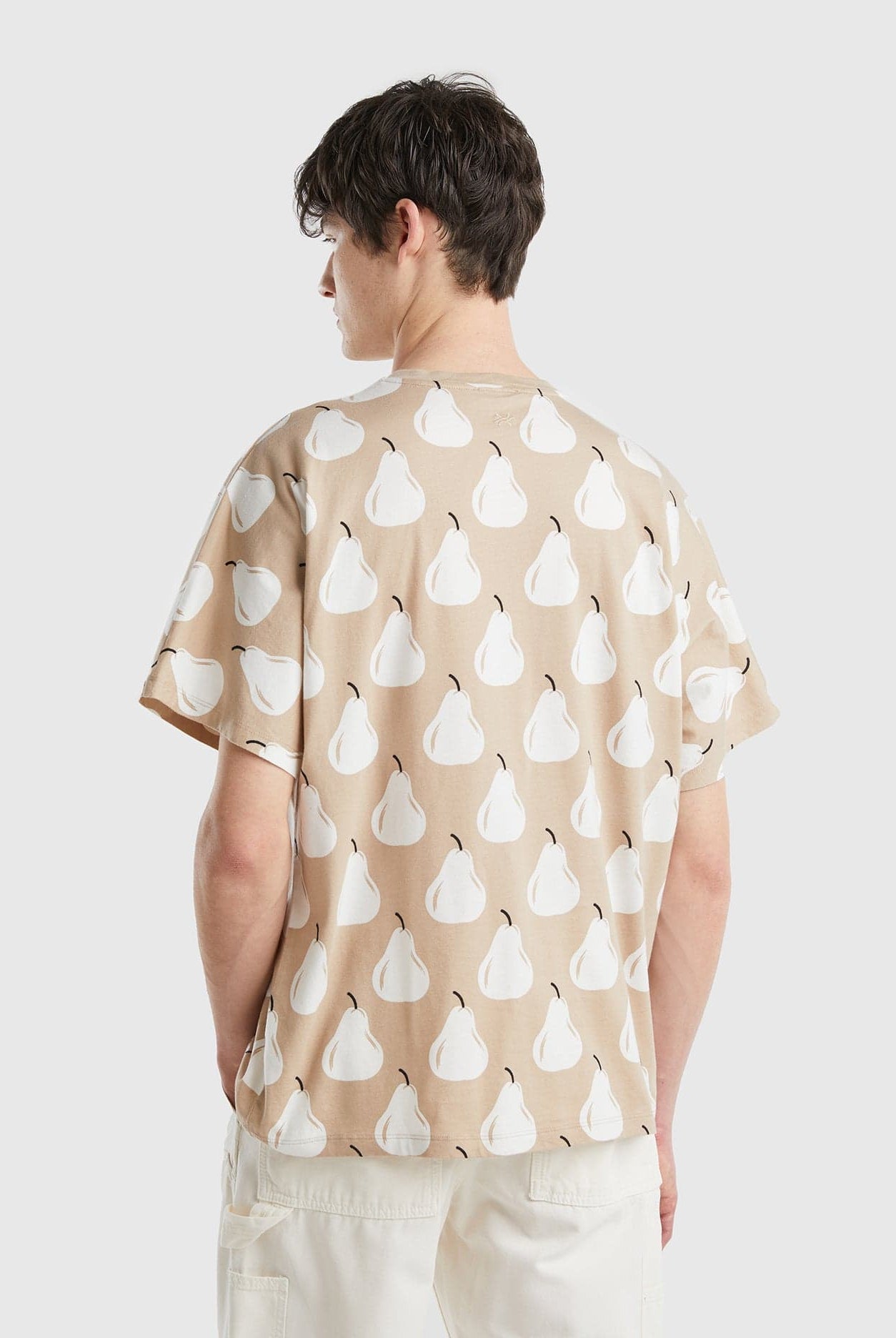 يونايتد كولورز اوف بينيتون تيشيرت بطبعة كمثرى نص كم رجالي