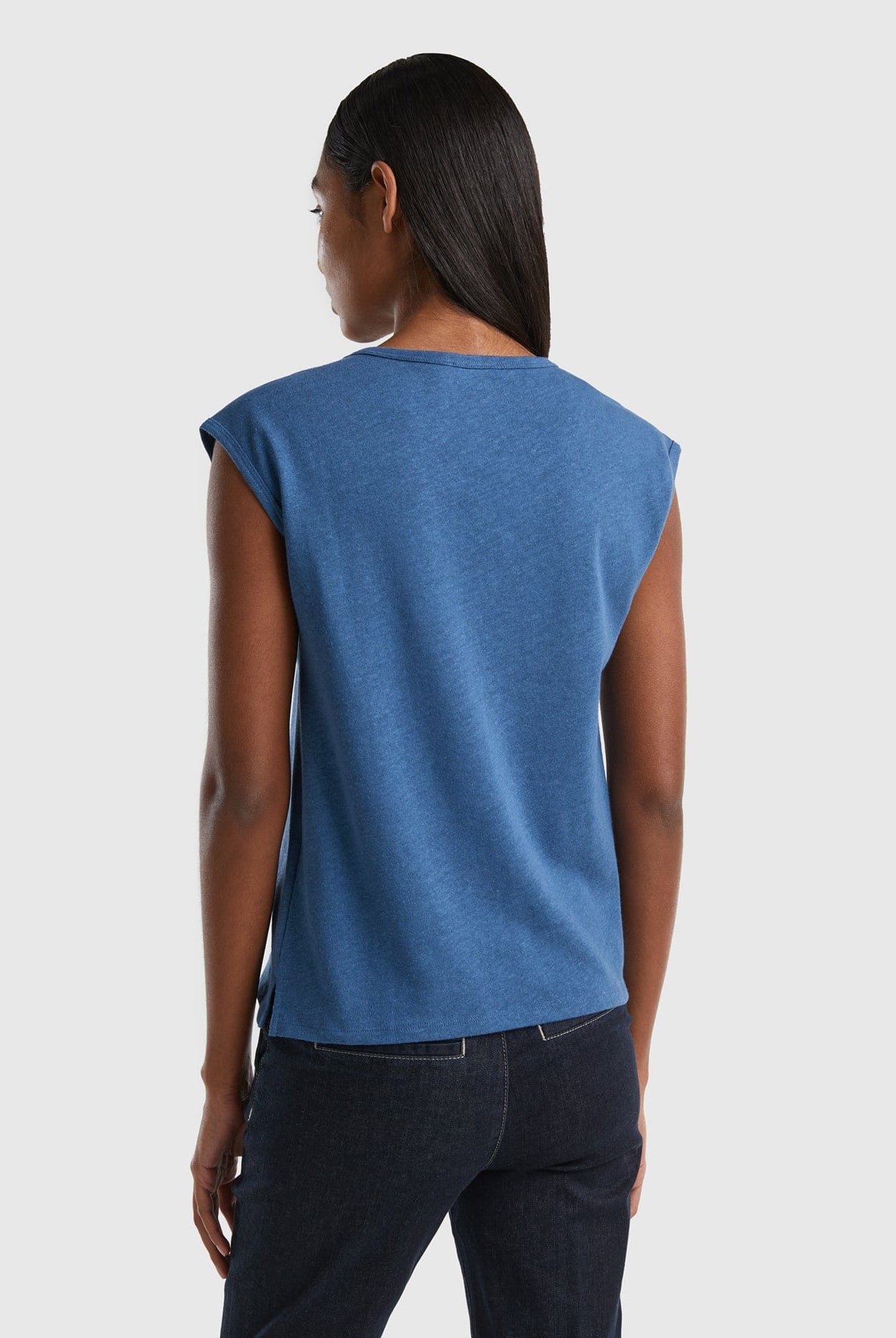 يونايتد كولورز اوف بينيتون تانك توب خفيف بخليط الكتان