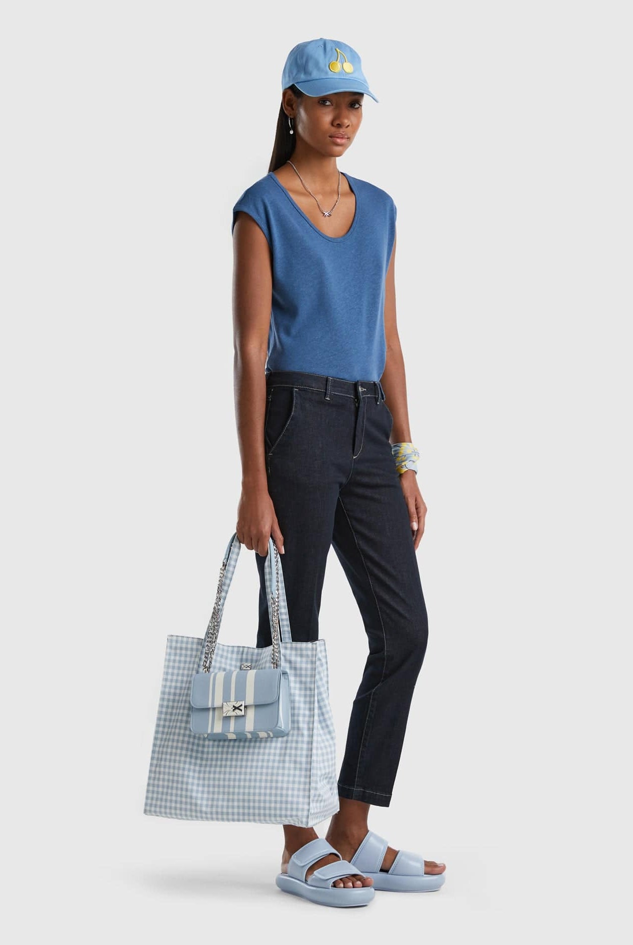 يونايتد كولورز اوف بينيتون تانك توب خفيف بخليط الكتان