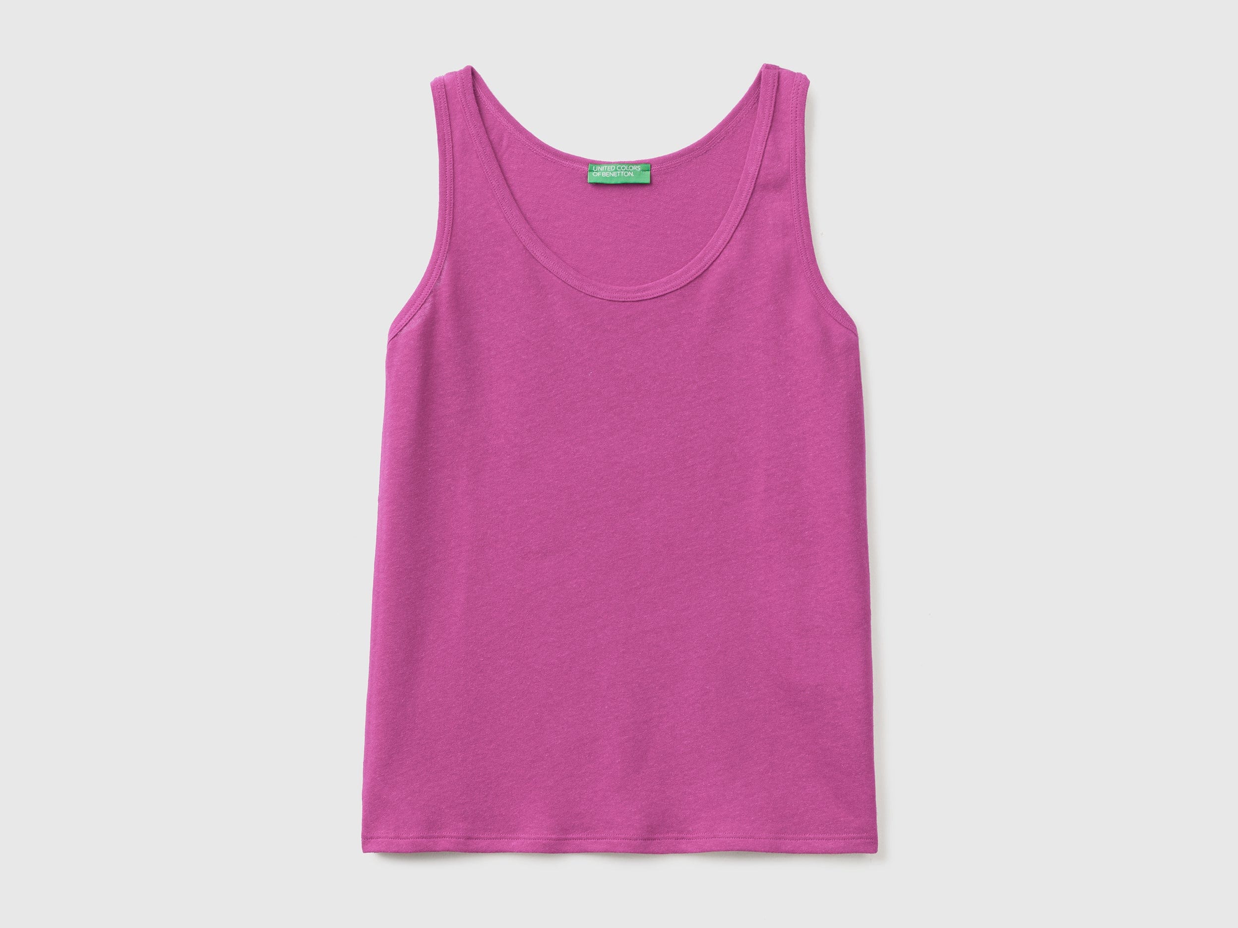 يونايتد كولورز اوف بينيتون تيشيرت كت سادة نسائي