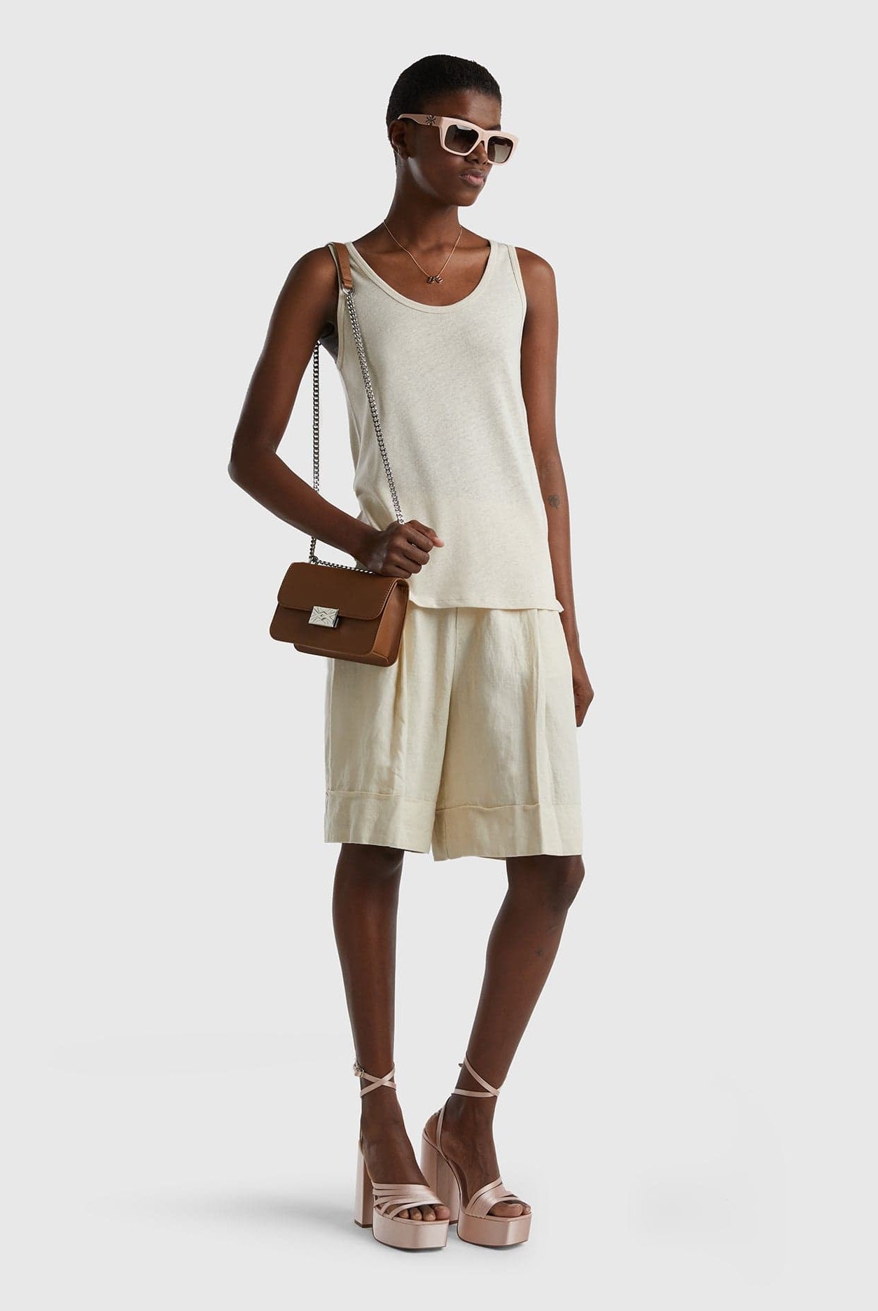 يونايتد كولورز اوف بينيتون تيشيرت كت سادة نسائي