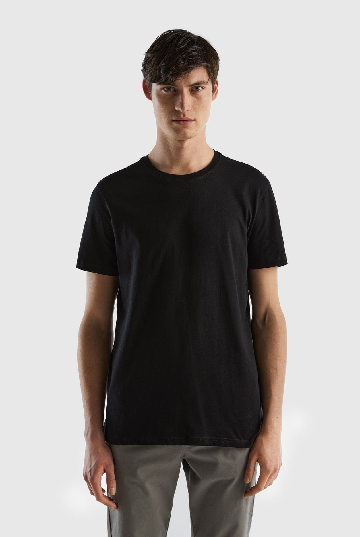 يونايتد كولورز اوف بينيتون تيشيرت شبابي بأكمام قصيرة قصة عادية