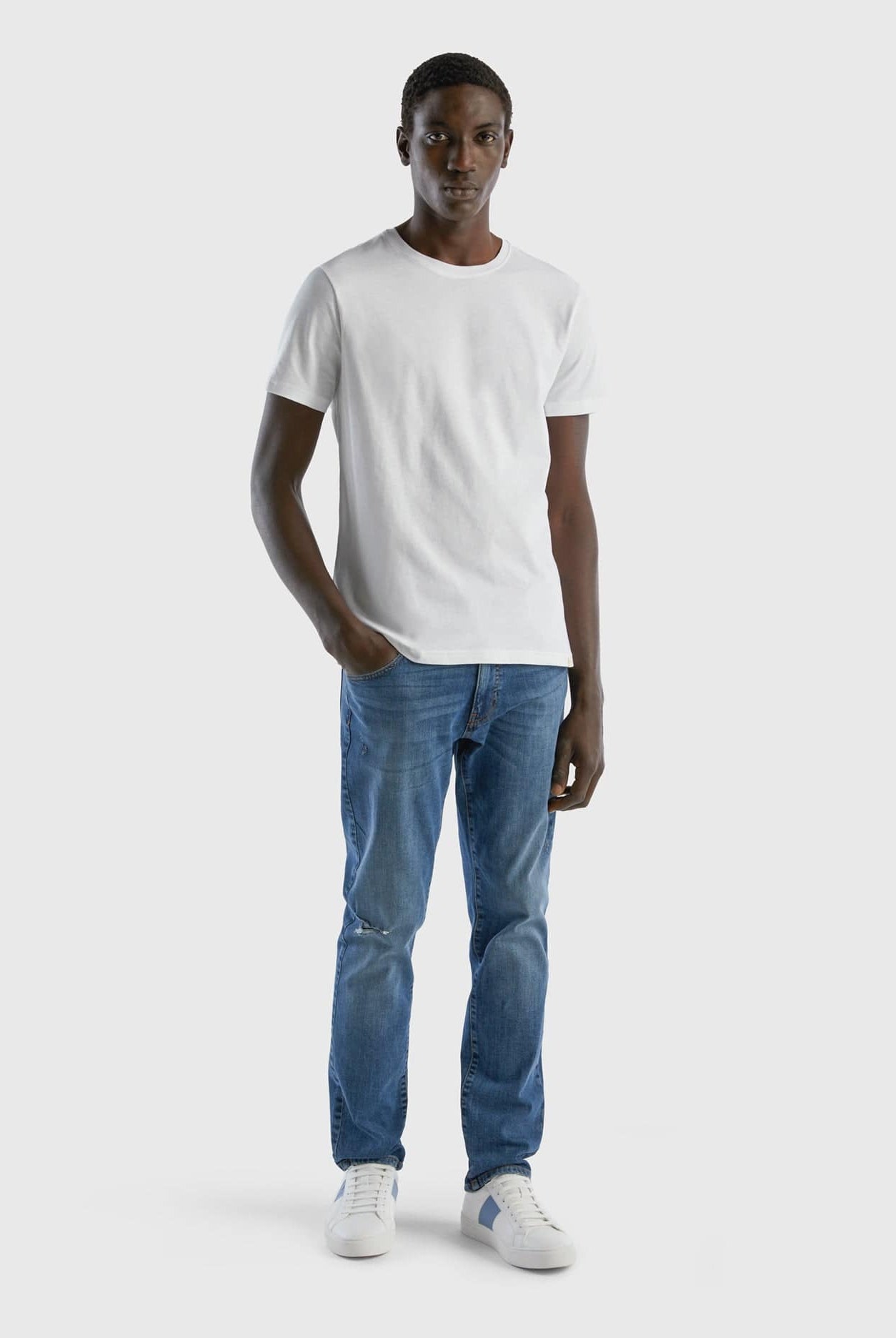 يونايتد كولورز اوف بينيتون تيشيرت شبابي بأكمام قصيرة قصة عادية