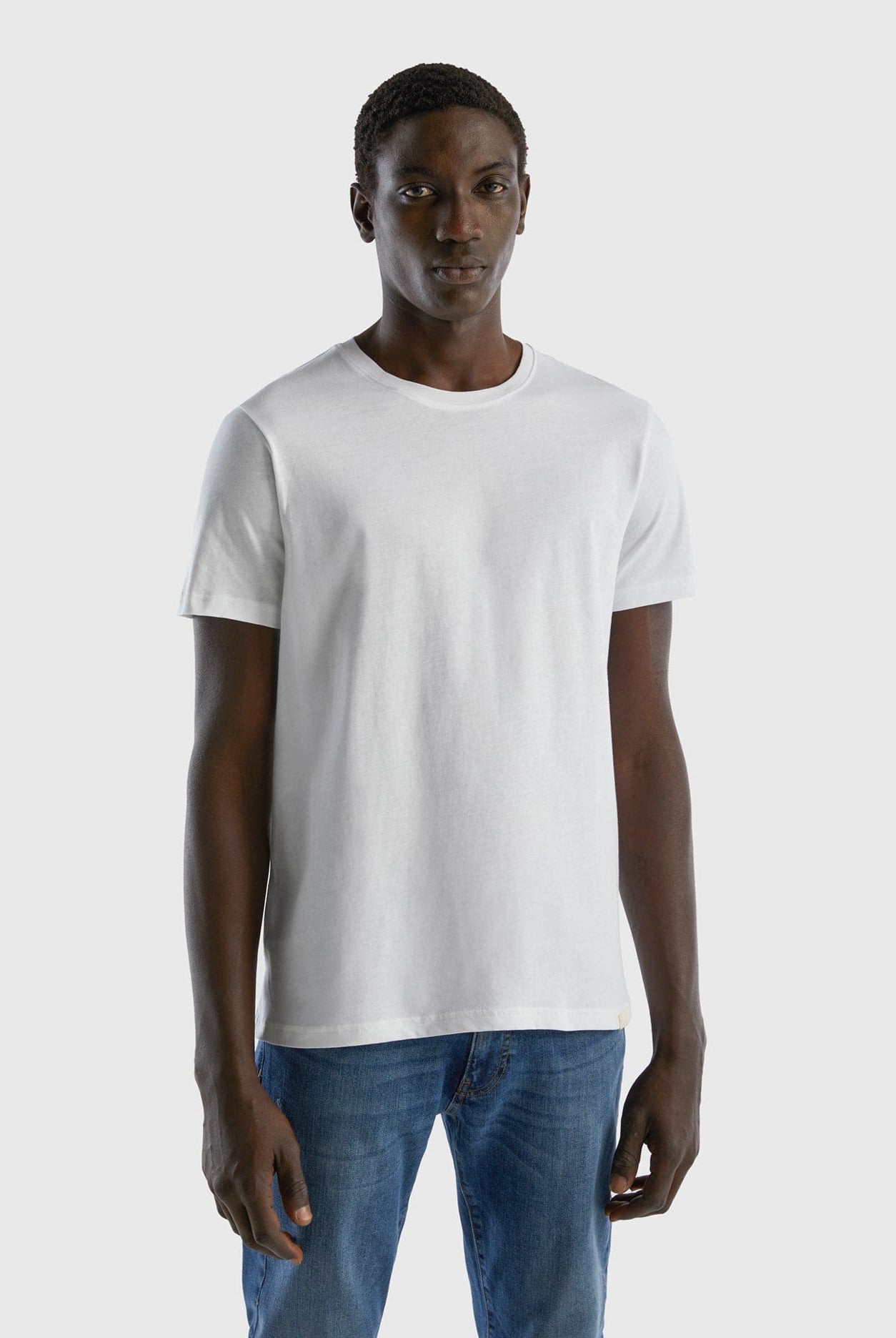 يونايتد كولورز اوف بينيتون تيشيرت شبابي بأكمام قصيرة قصة عادية